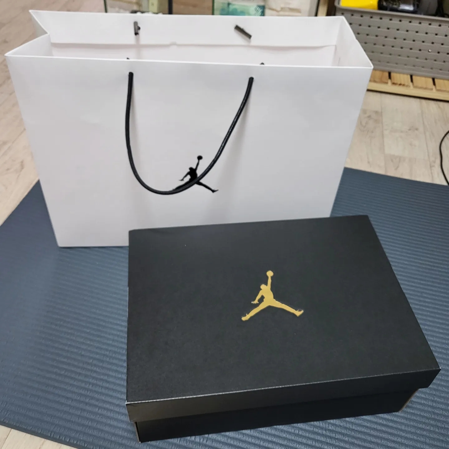 Jordan 1 Low Golf Wolf Grey 착용 스타일 - 5