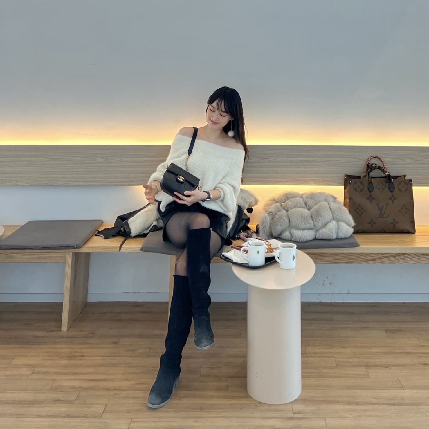 Louis Vuitton Onthego MM Monogram 착용 스타일 - 1