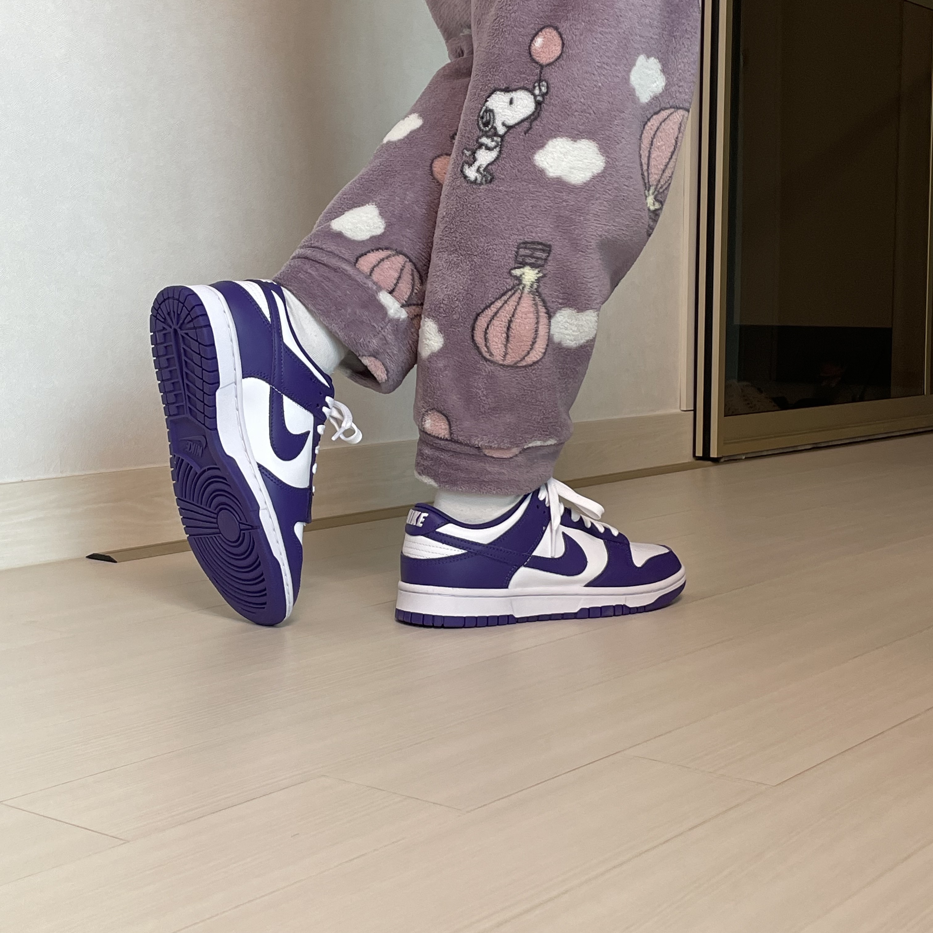 Nike Dunk Low Retro Championship Court Purple 착용 스타일 - 2