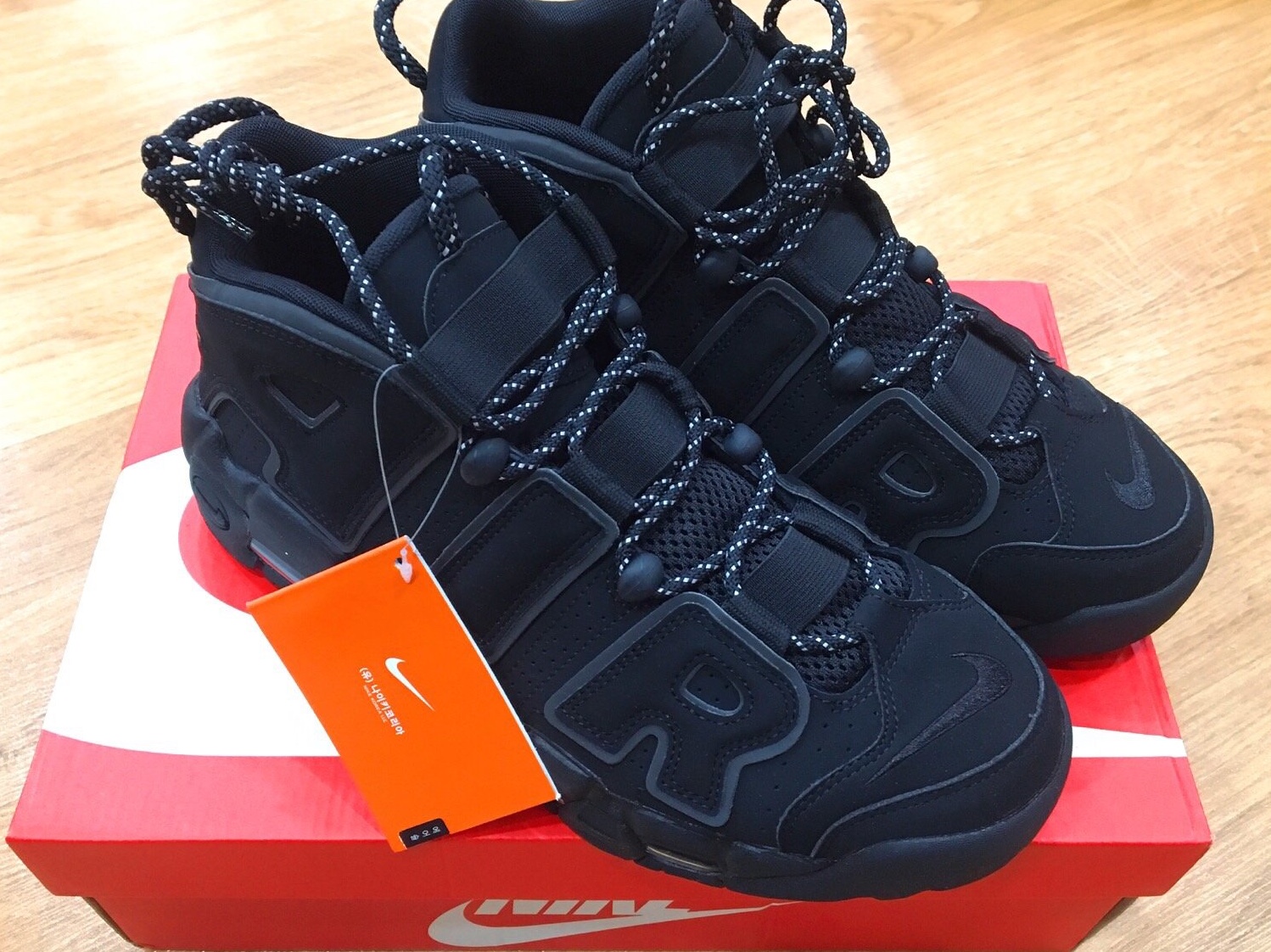 Nike Air More Uptempo Black Reflective 2017/2018 착용 스타일