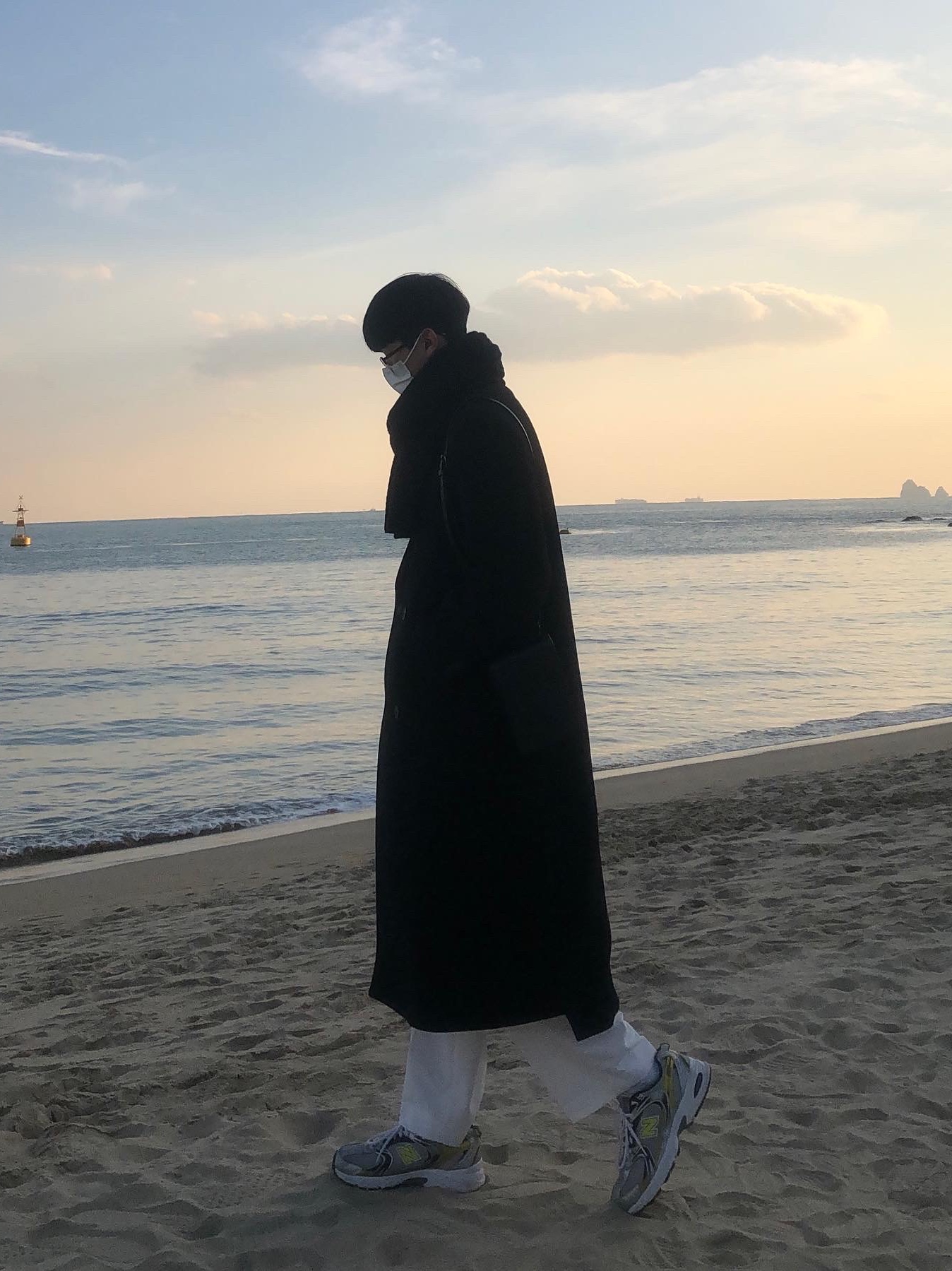 New Balance 530 Silver, Zara x Ader Error Oversized Wool Coat Black 착용 스타일 - 2