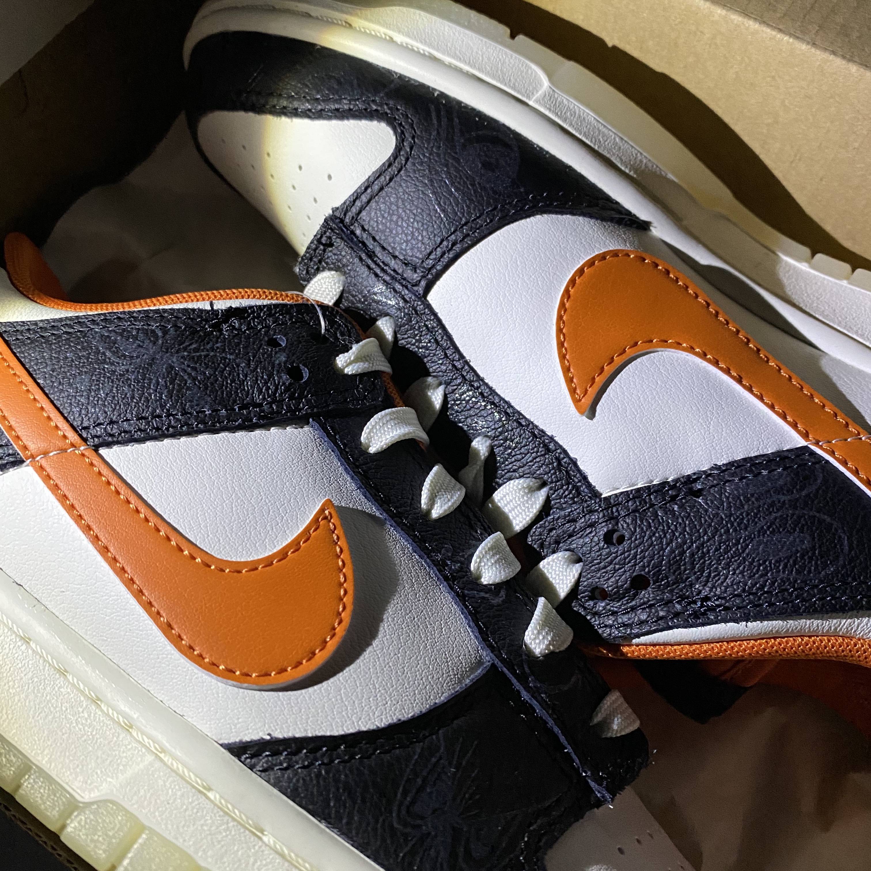 Nike Dunk Low Retro PRM Halloween 착용 스타일 - 1