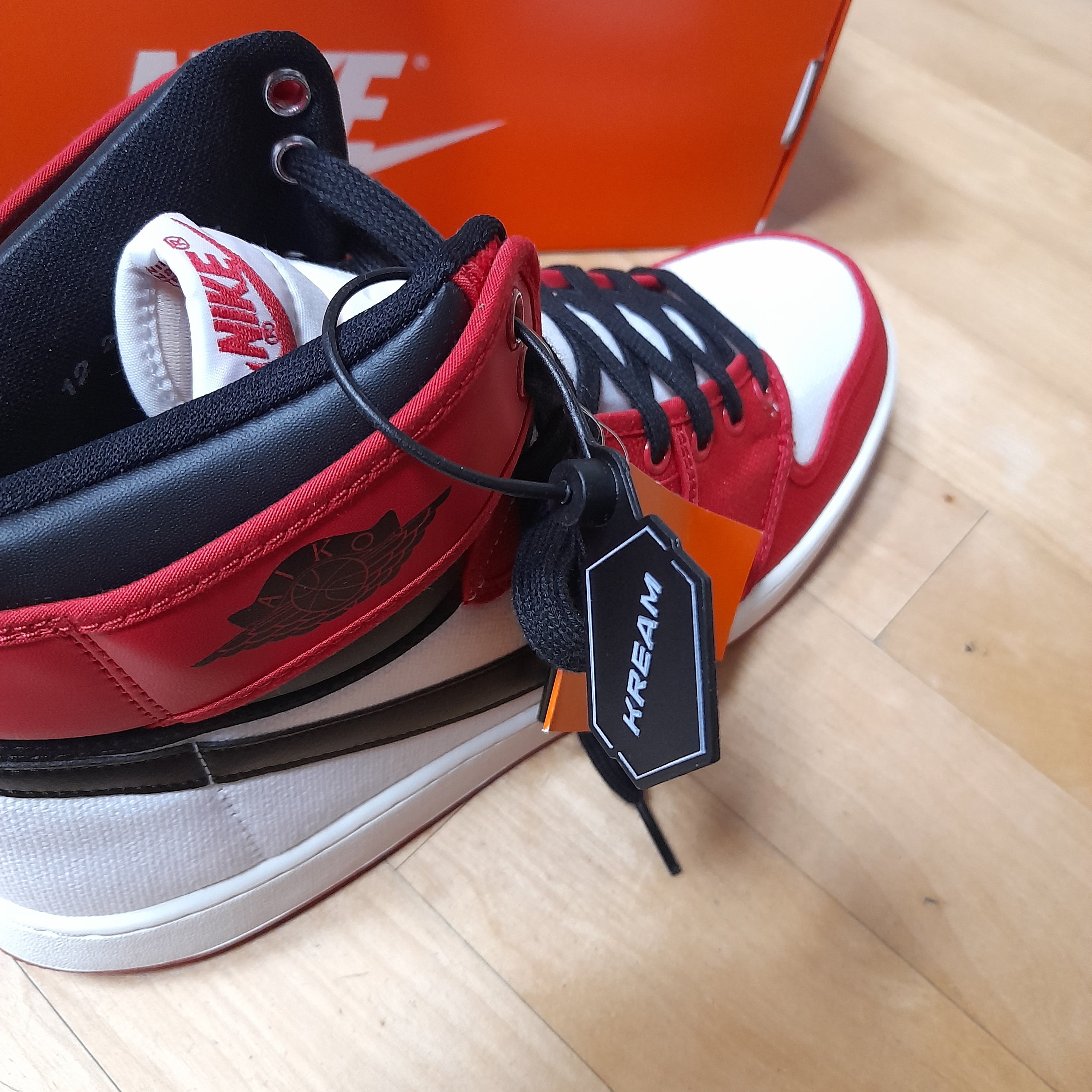 Jordan 1 KO Chicago 2021 착용 스타일 - 3