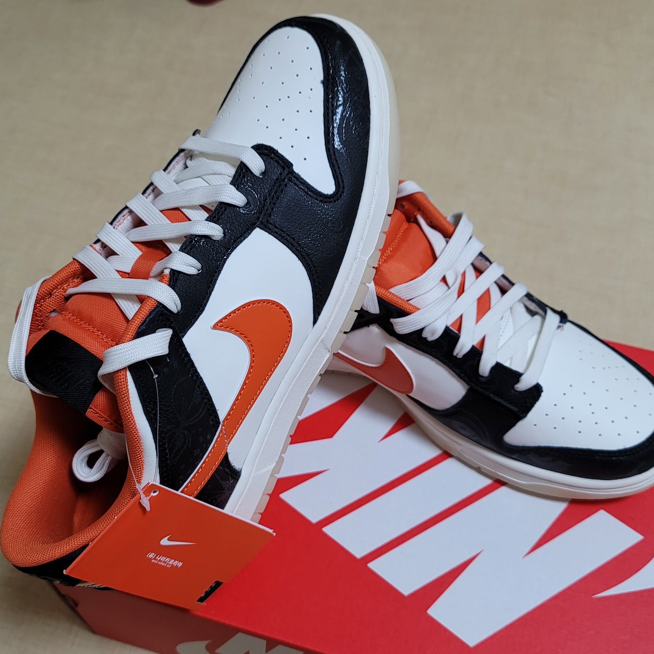 Nike Dunk Low Retro PRM Halloween 착용 스타일 - 1