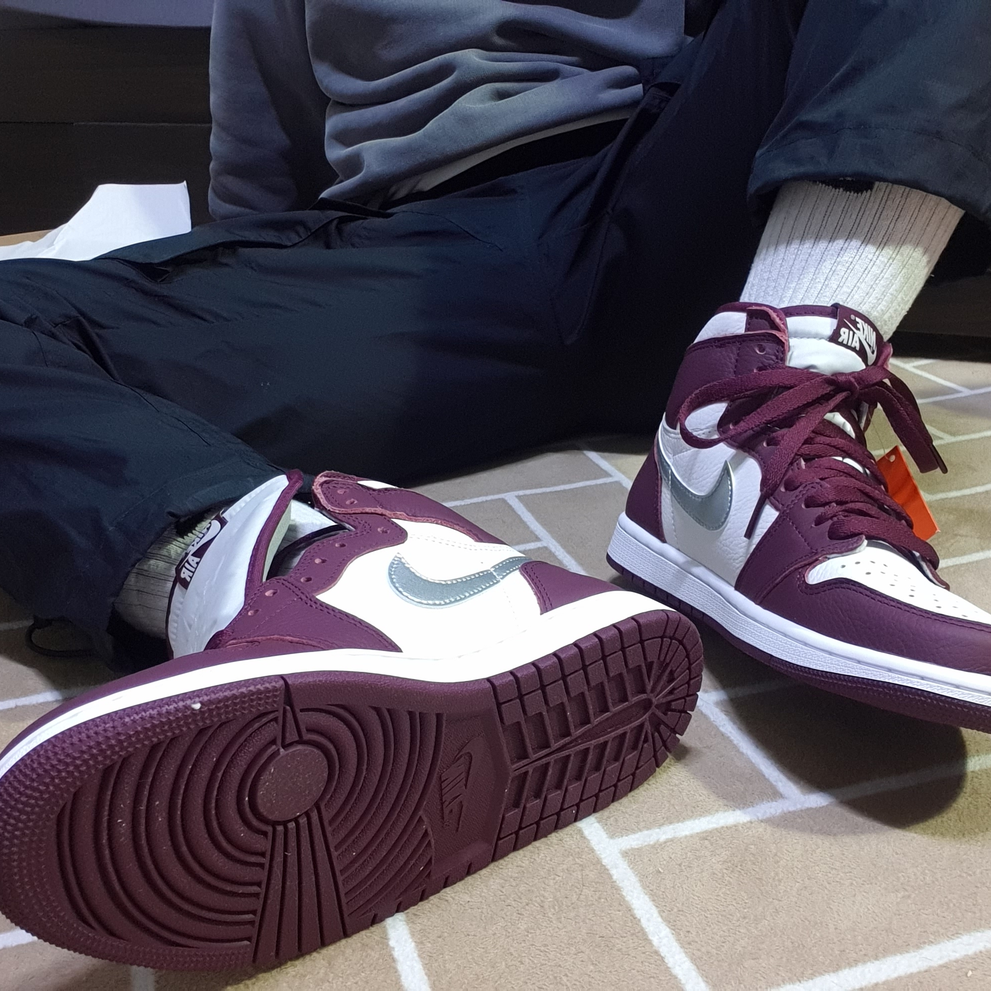 Jordan 1 Retro High OG Bordeaux 착용 스타일