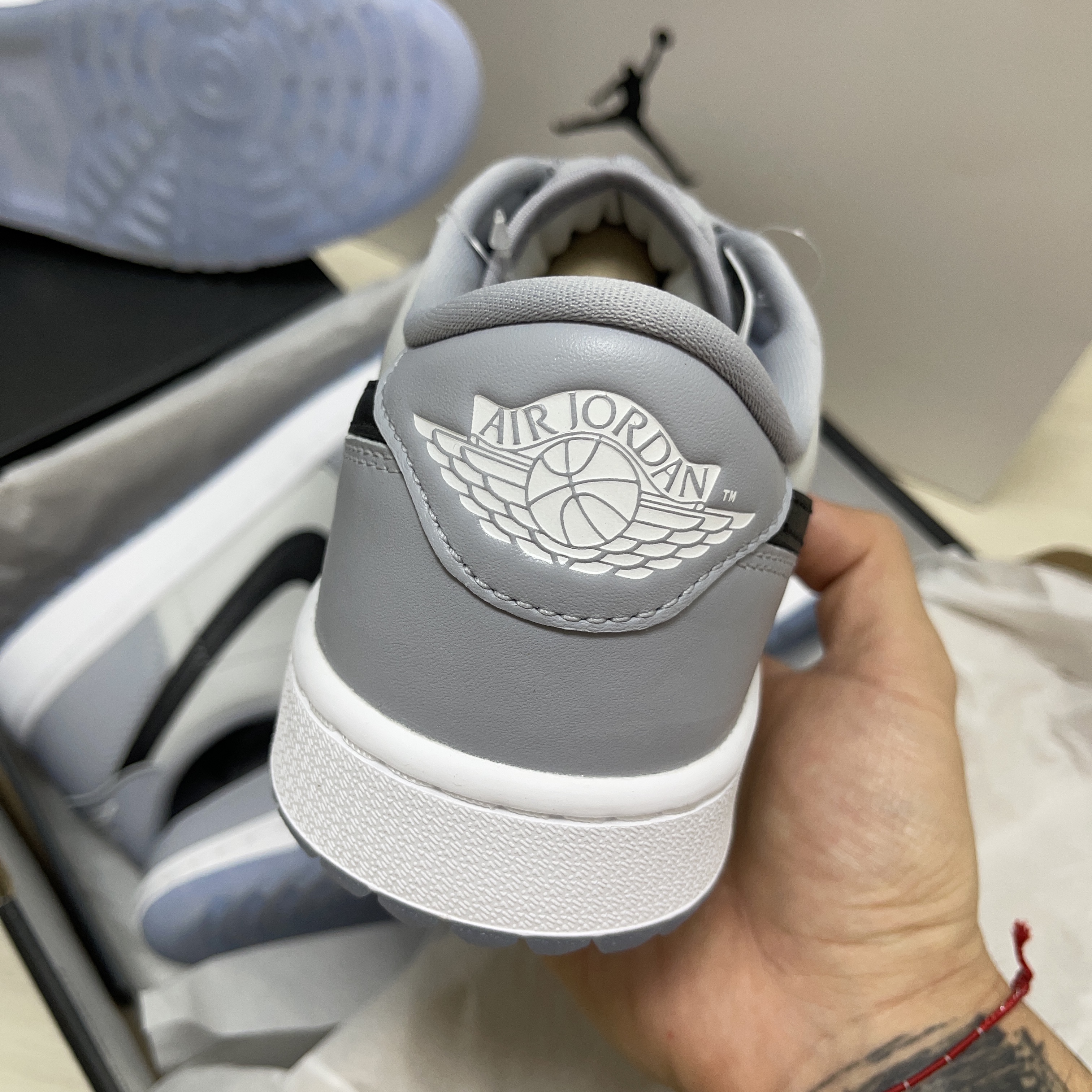 Jordan 1 Low Golf Wolf Grey 착용 스타일 - 2