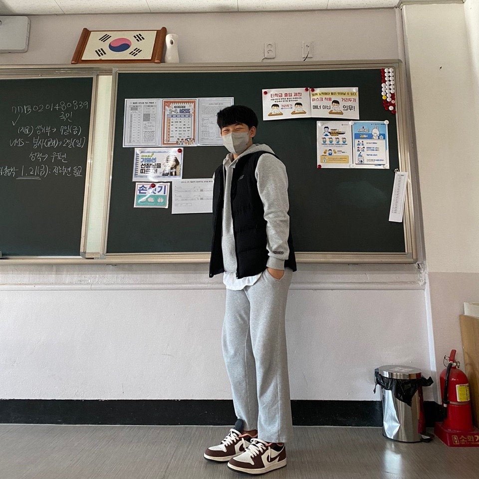 Jordan 1 Low SE Chocolate Bliss 착용 스타일
