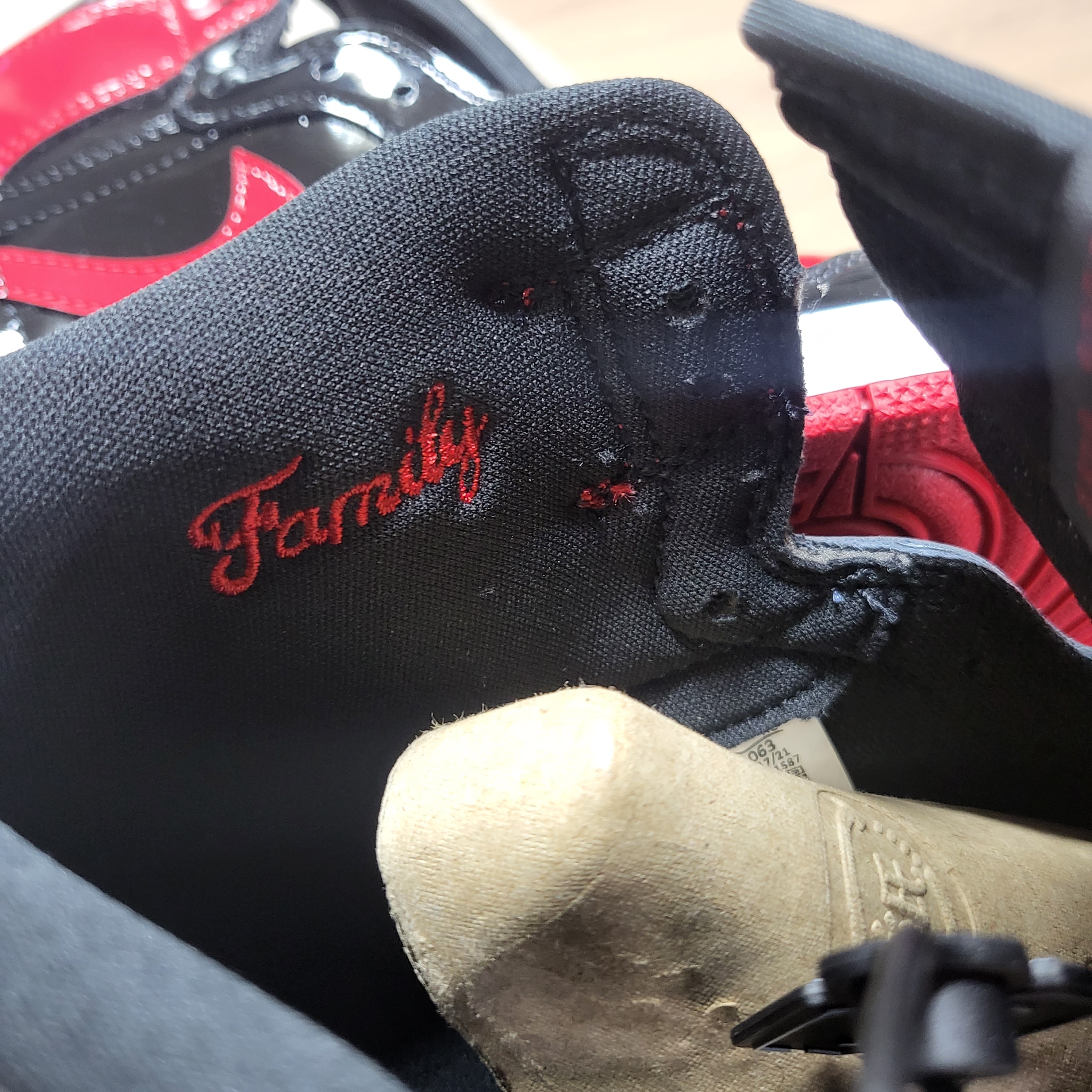 Jordan 1 Retro High OG Patent Bred 착용 스타일 - 3