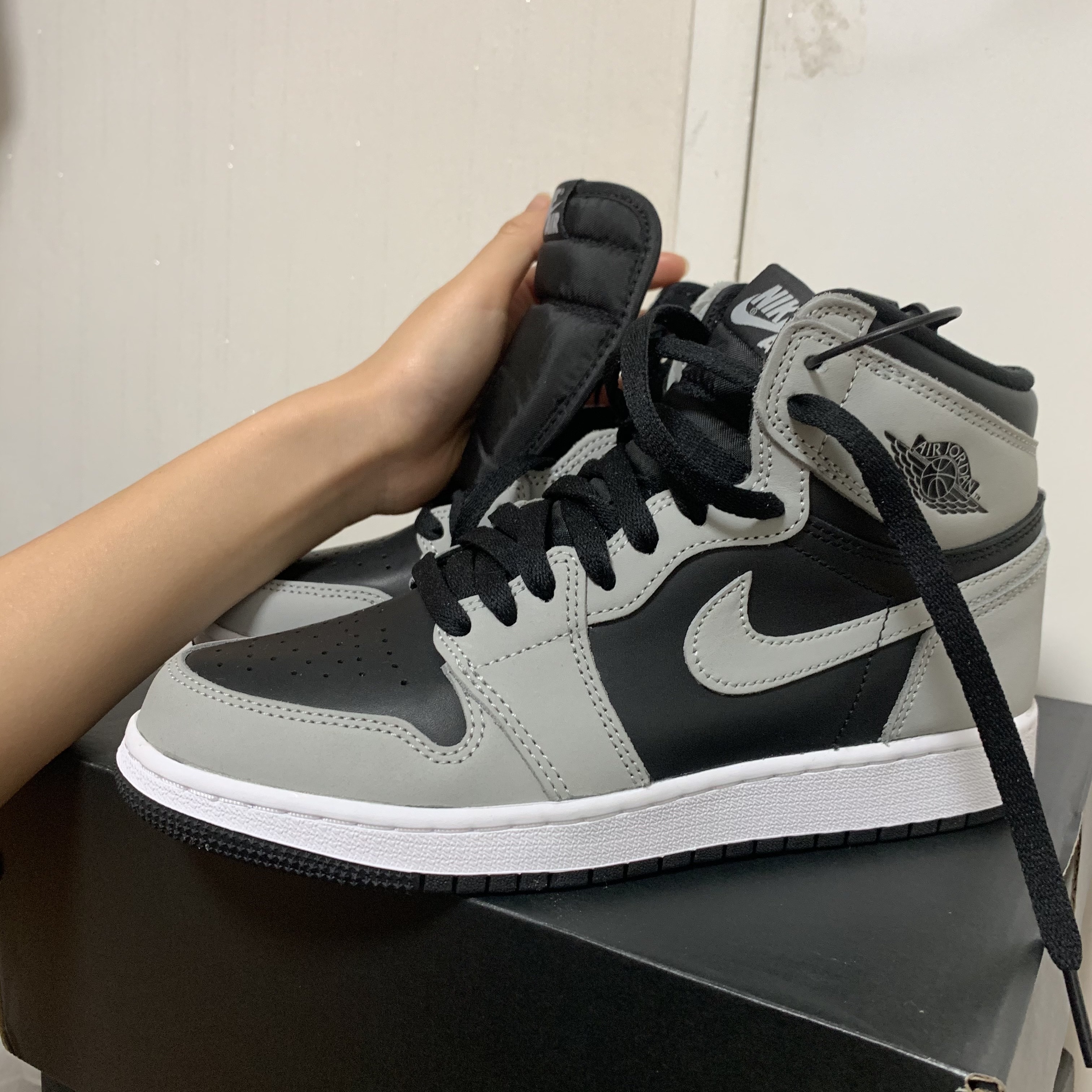 Jordan 1 Retro High OG Shadow 2.0, (GS) Jordan 1 Retro High OG Shadow 2.0 착용 스타일 - 3