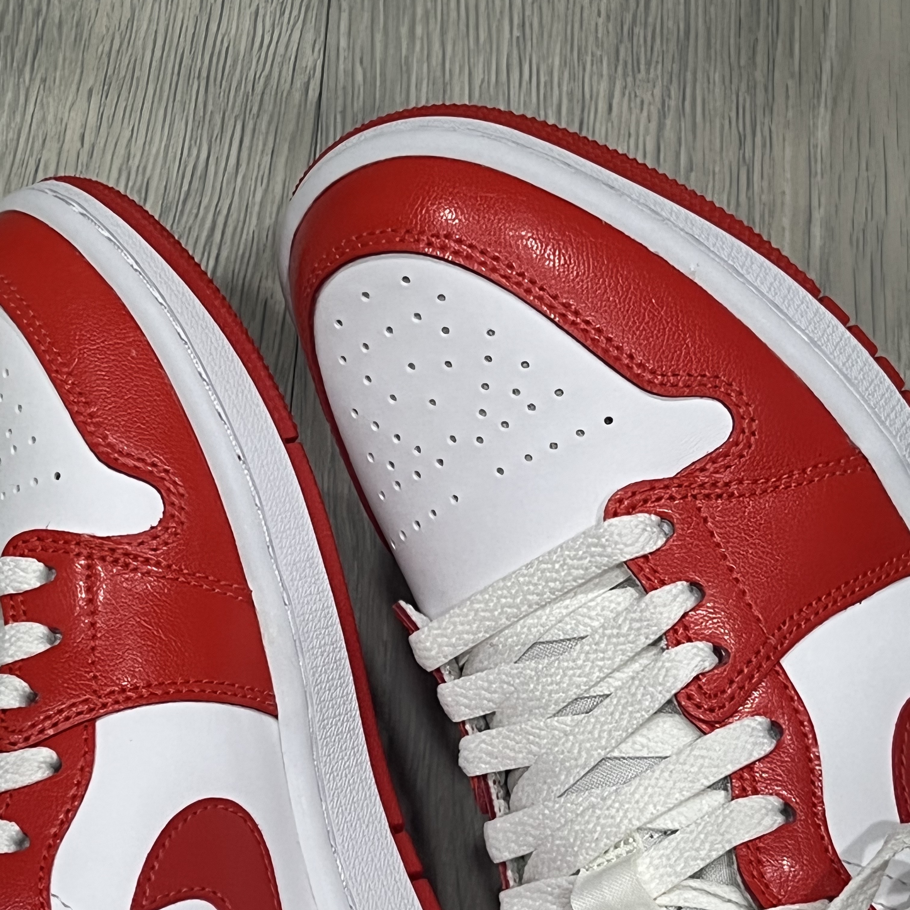 (W) Jordan 1 Mid Habanero Red 착용 스타일 - 3