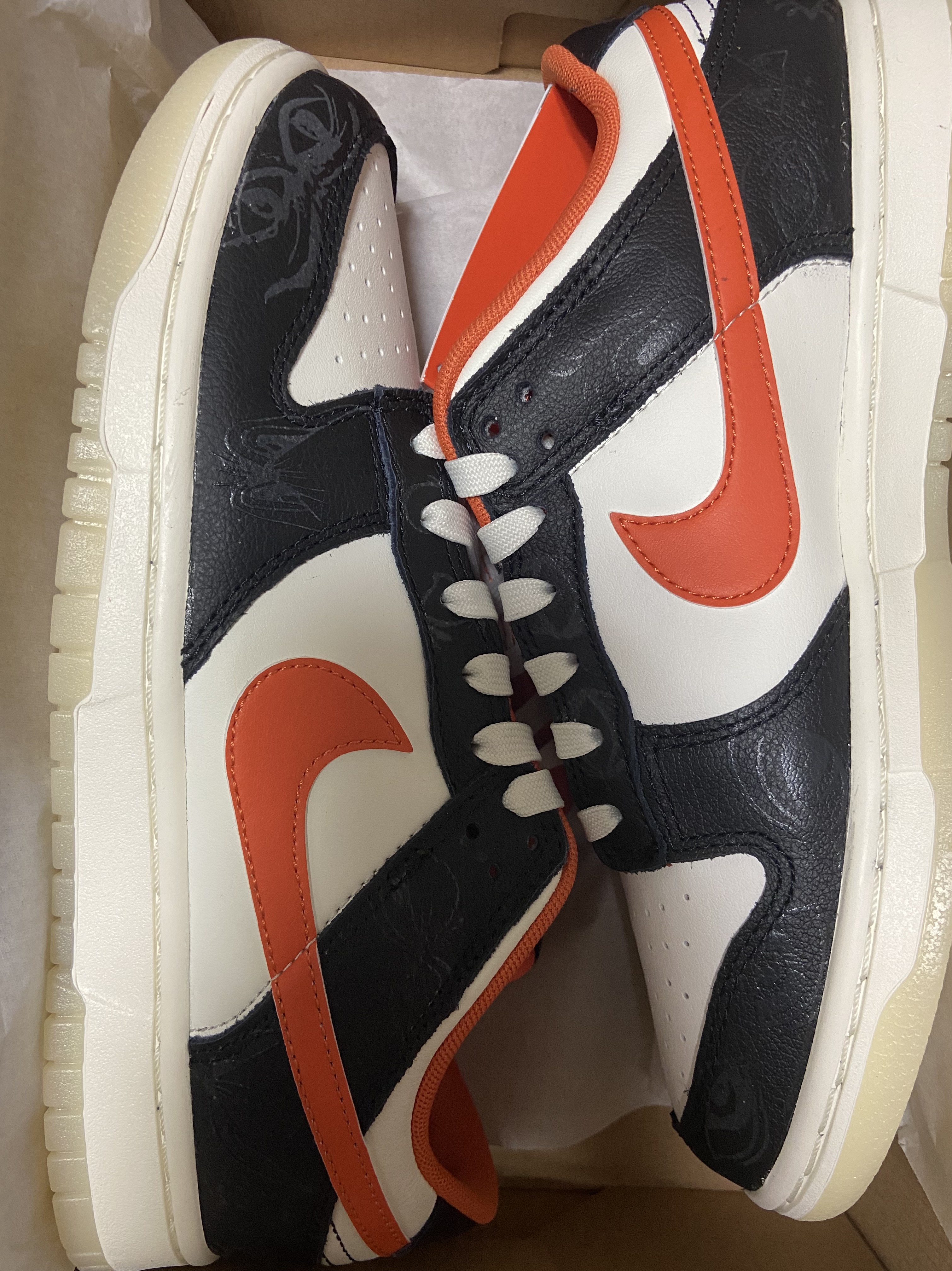 Nike Dunk Low Retro PRM Halloween 착용 스타일