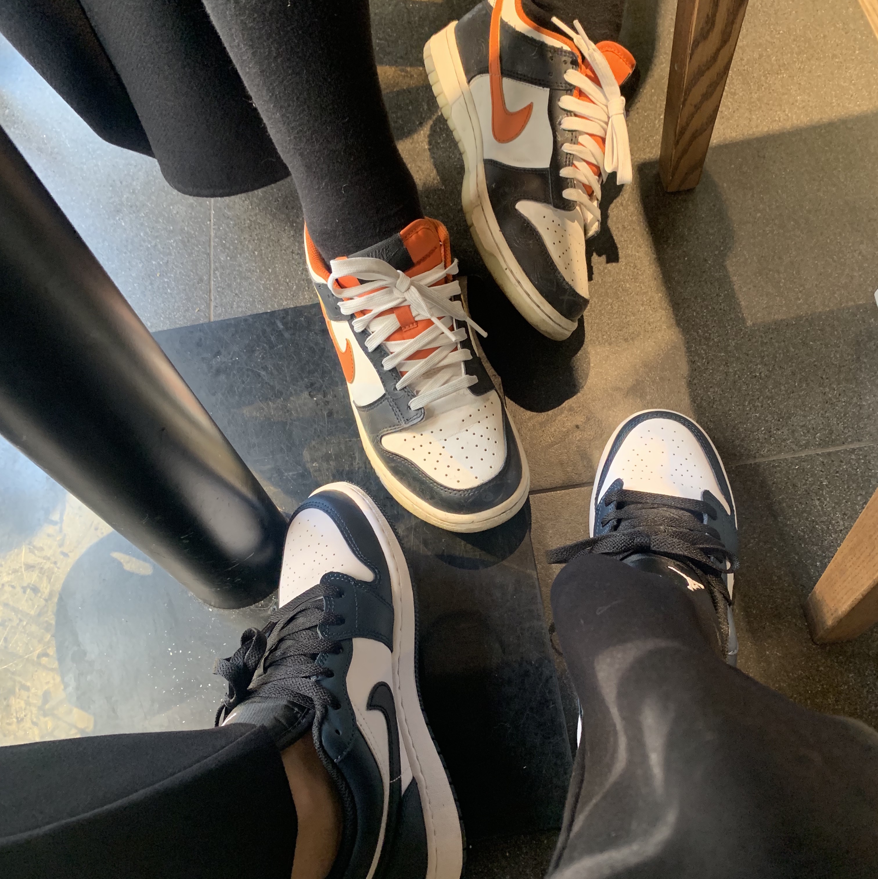 (GS) Nike Dunk Low PRM Halloween, (GS) Jordan 1 Low Armory Navy 착용 스타일