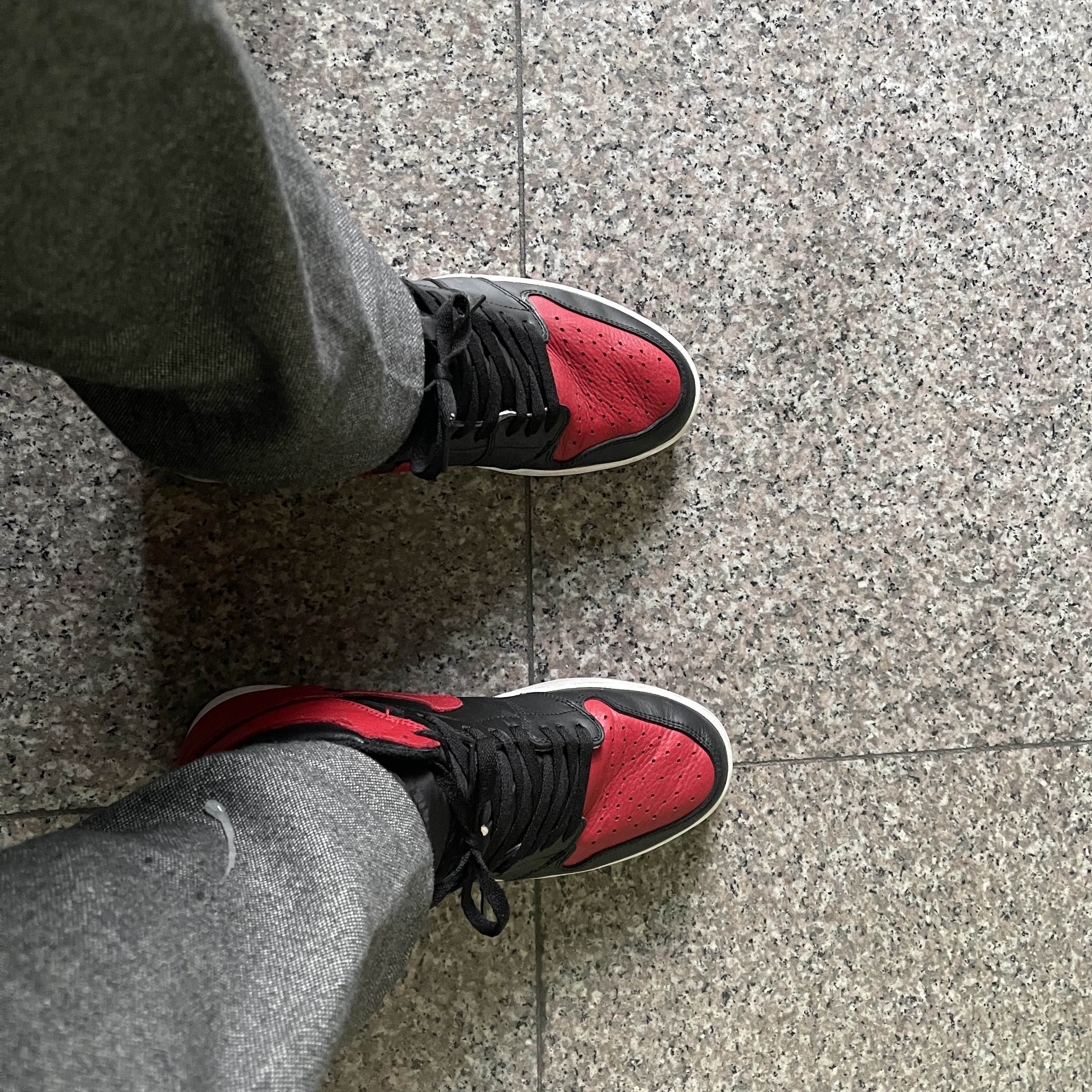 Jordan 1 Retro High OG Bred Banned 2016 착용 스타일 - 1