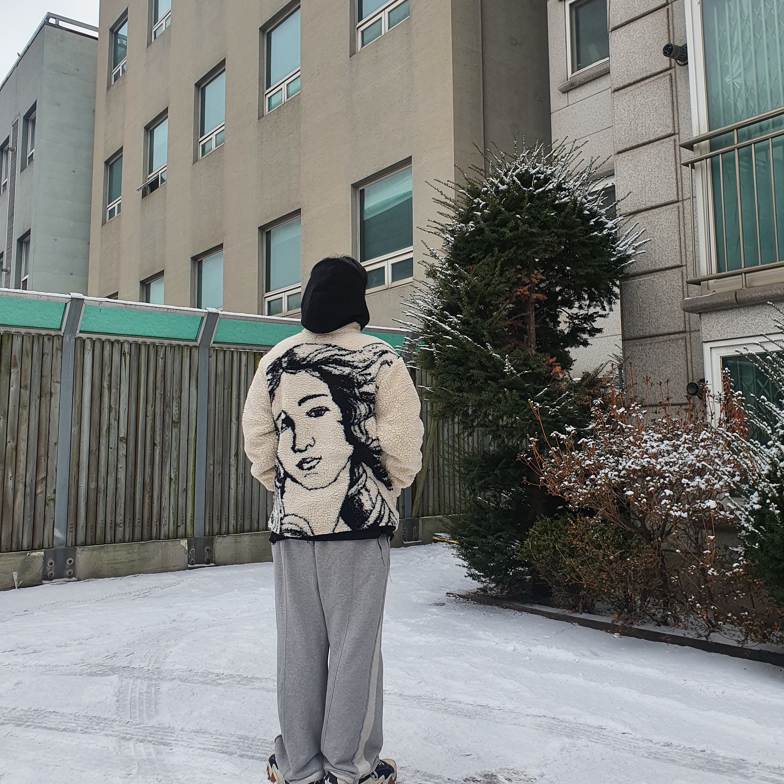 Stussy Venus Jacquard Sherpa Jacket Natural, Converse Run Star Motion High Black 착용 스타일 - 2