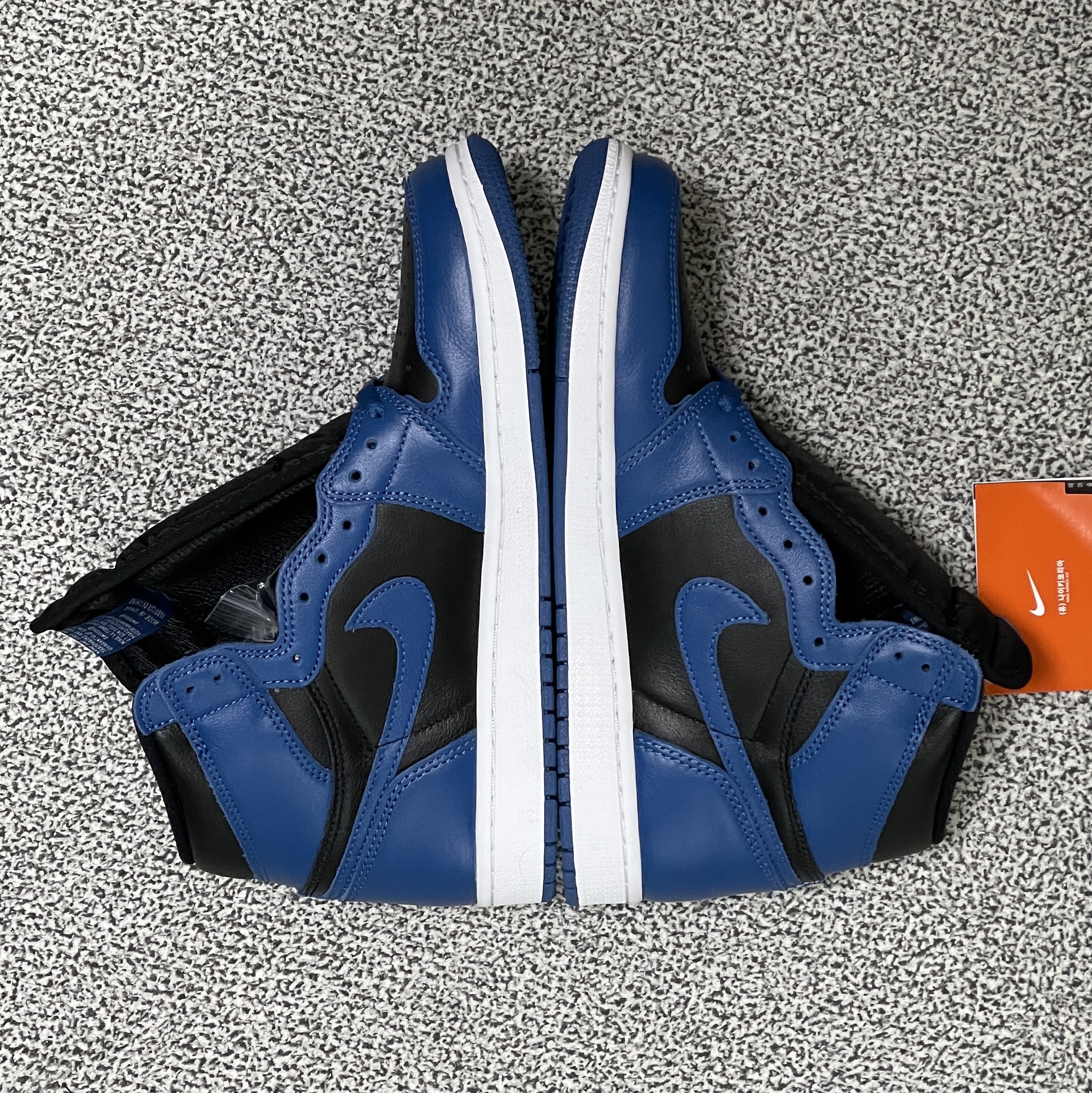 Jordan 1 Retro High OG Dark Marina Blue 착용 스타일 - 2