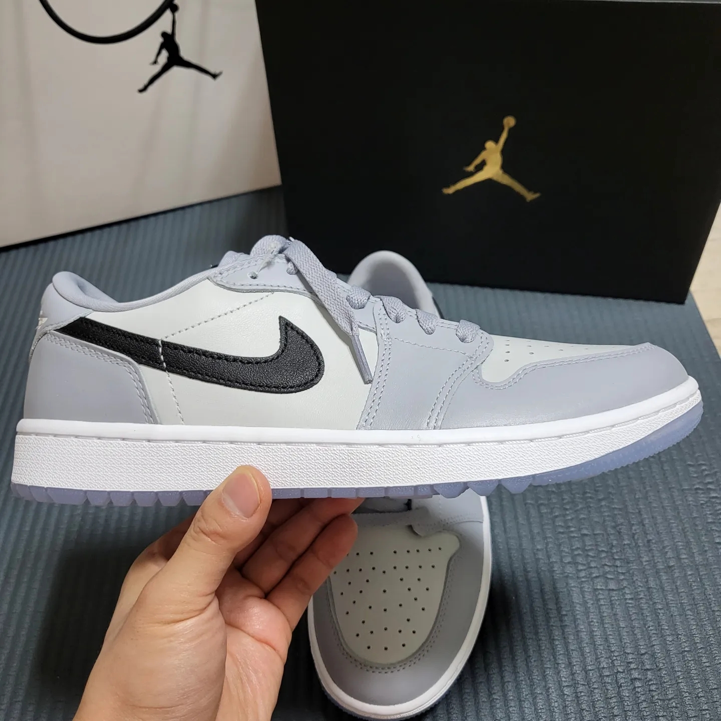 Jordan 1 Low Golf Wolf Grey 착용 스타일 - 1