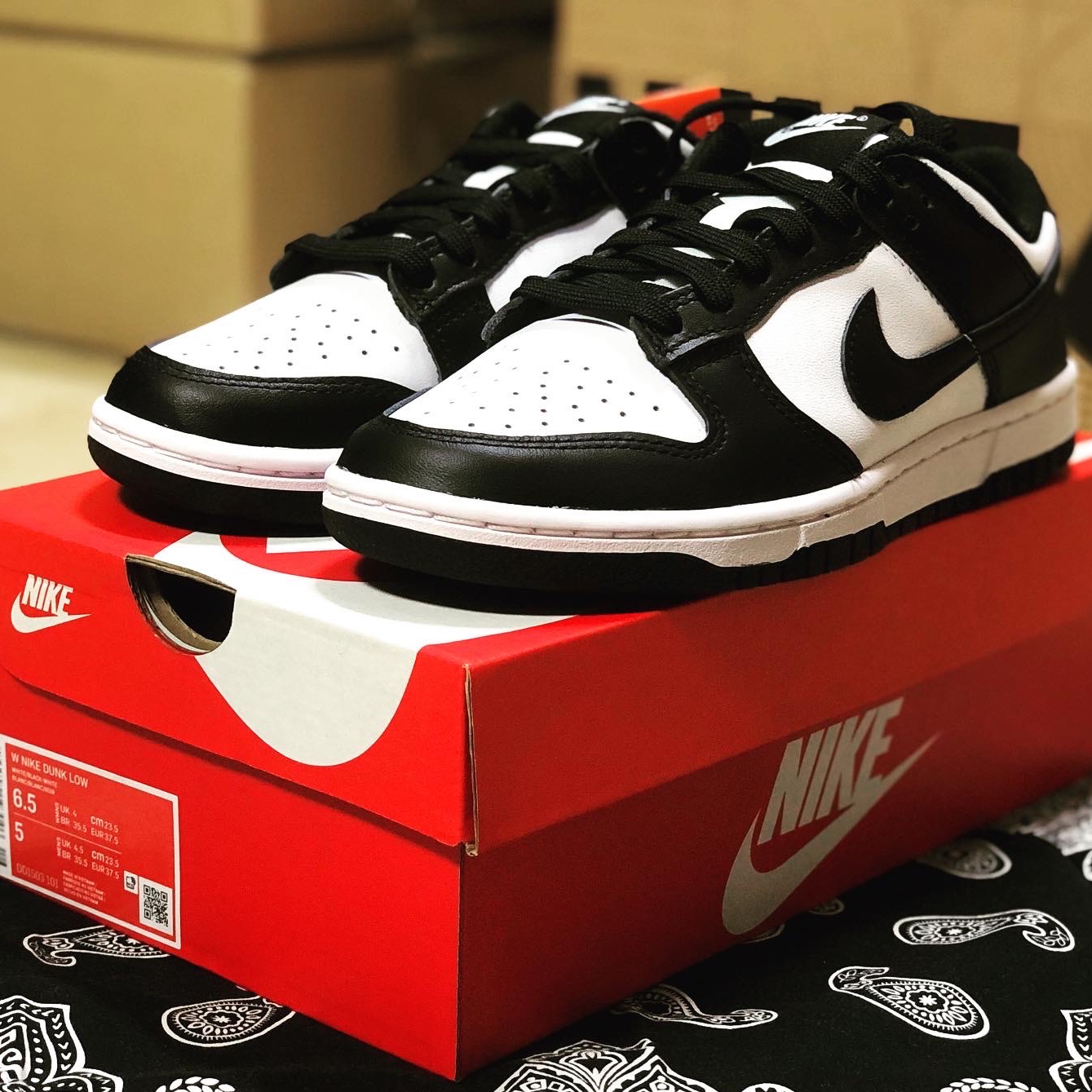 (W) Nike Dunk Low Black 착용 스타일 - 3