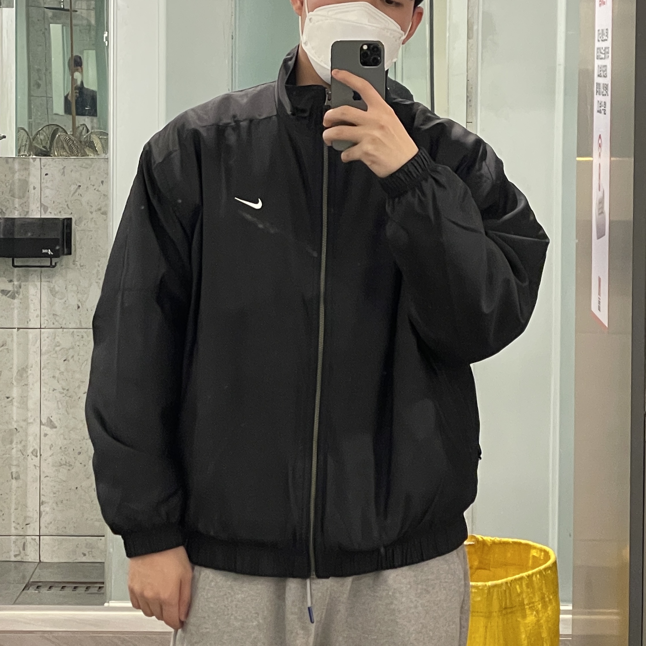 Nike NRG Solo Swoosh Satin Bomber Jacket Black Kumquat - US/EU 착용 스타일