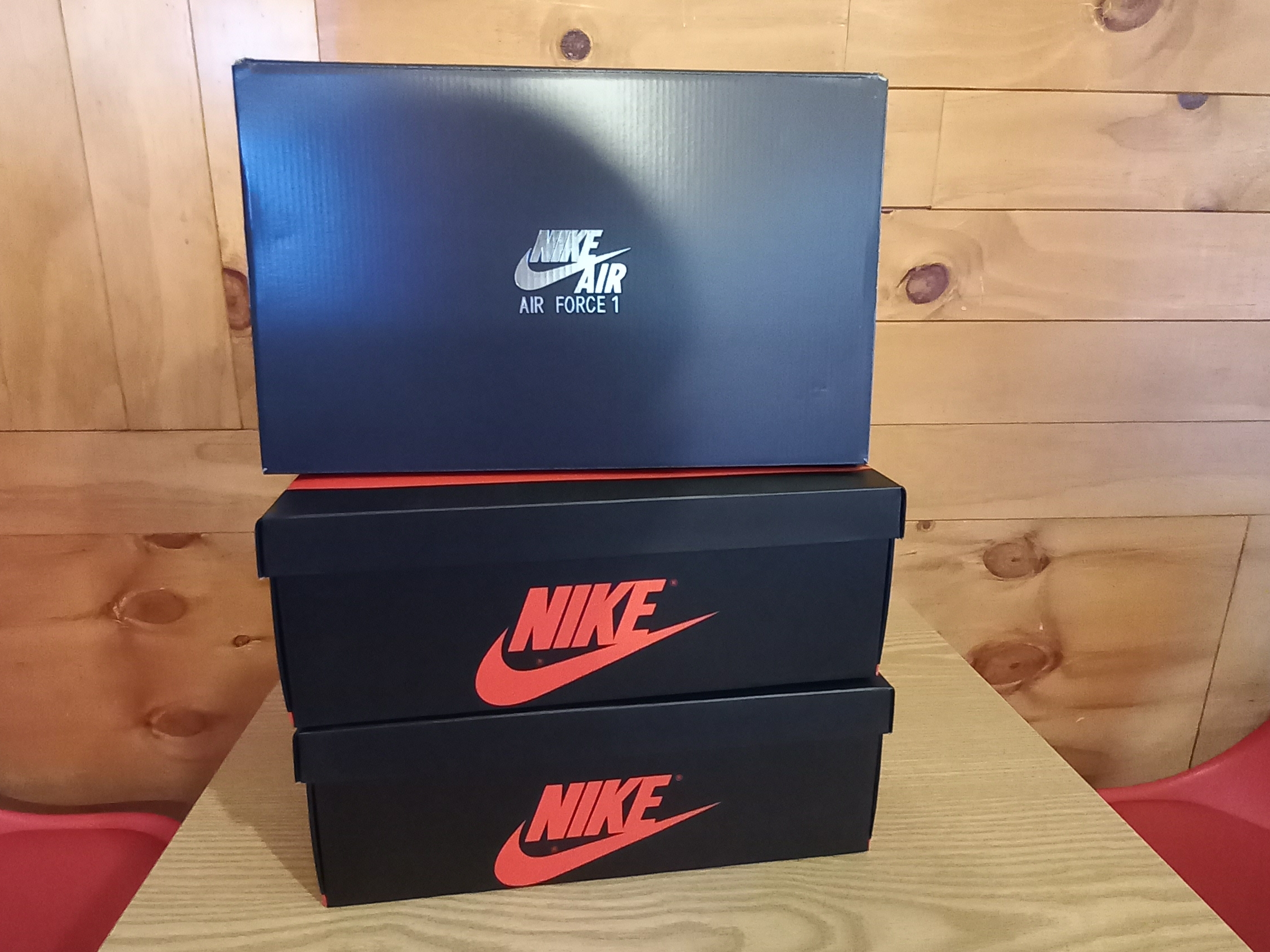 Jordan 1 Retro High OG Dark Marina Blue, Nike Air Force 1 '07 LV8 Athletic Club Black Dark Sulfur 착용 스타일 - 2