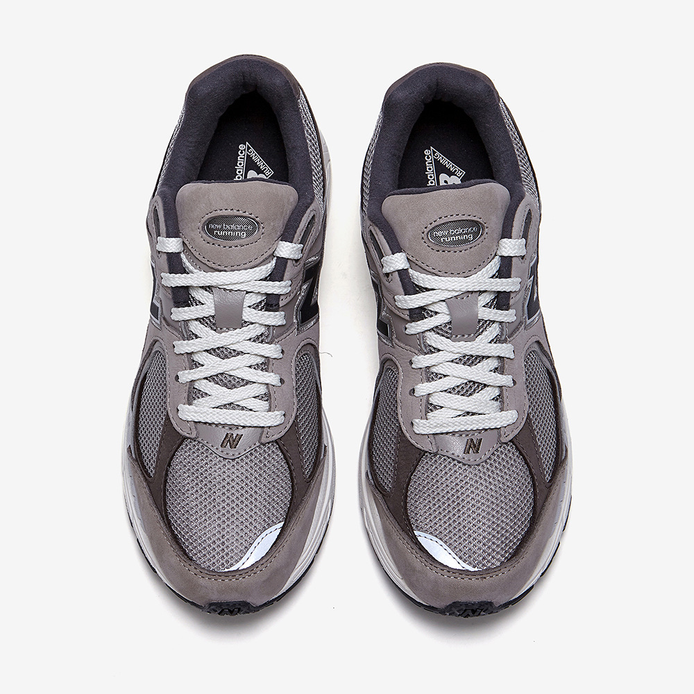 New Balance 2002 Warm Alpaca 착용 스타일 - 3
