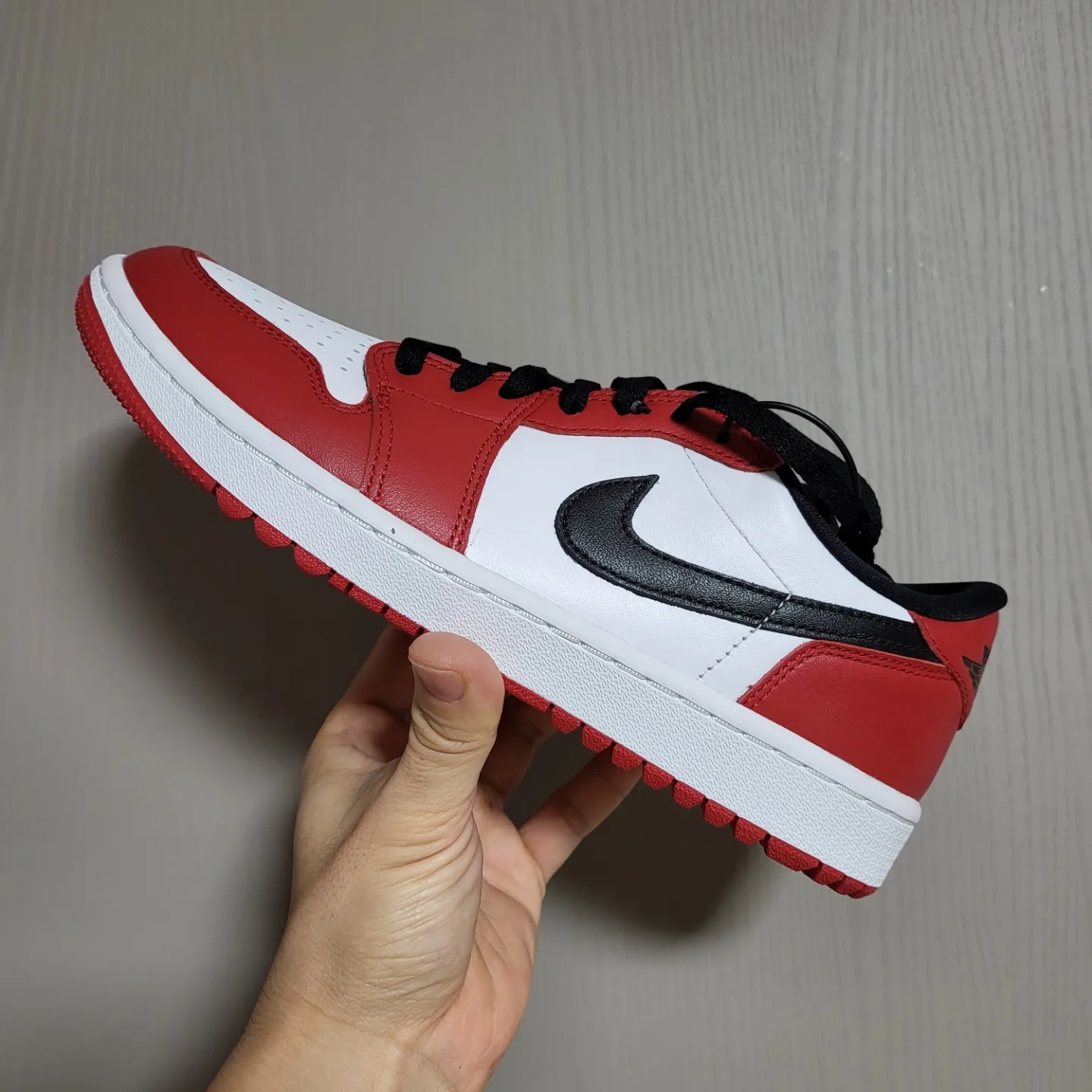 Jordan 1 Low Golf Chicago 착용 스타일 - 1