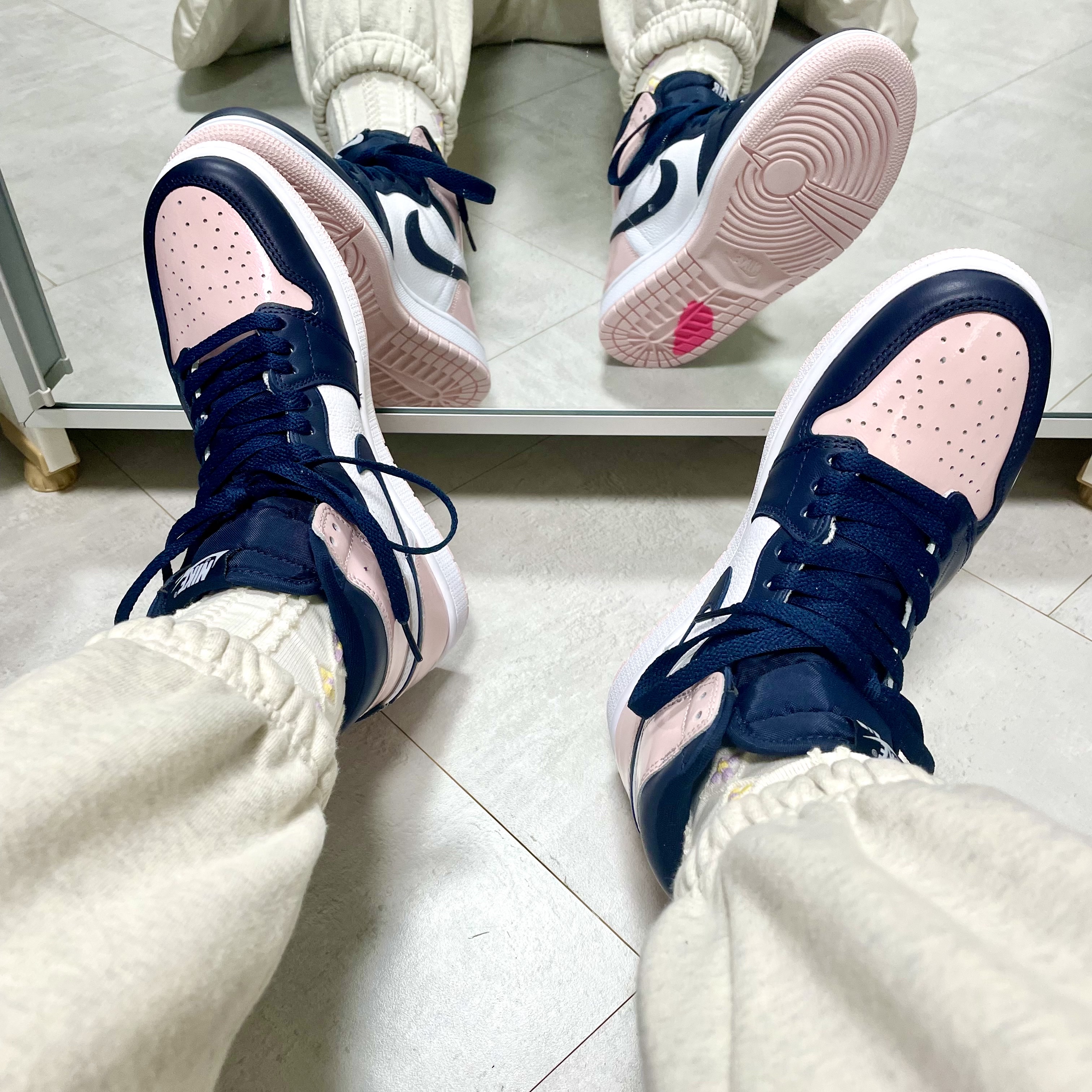 (W) Jordan 1 Retro High OG Atmosphere 착용 스타일