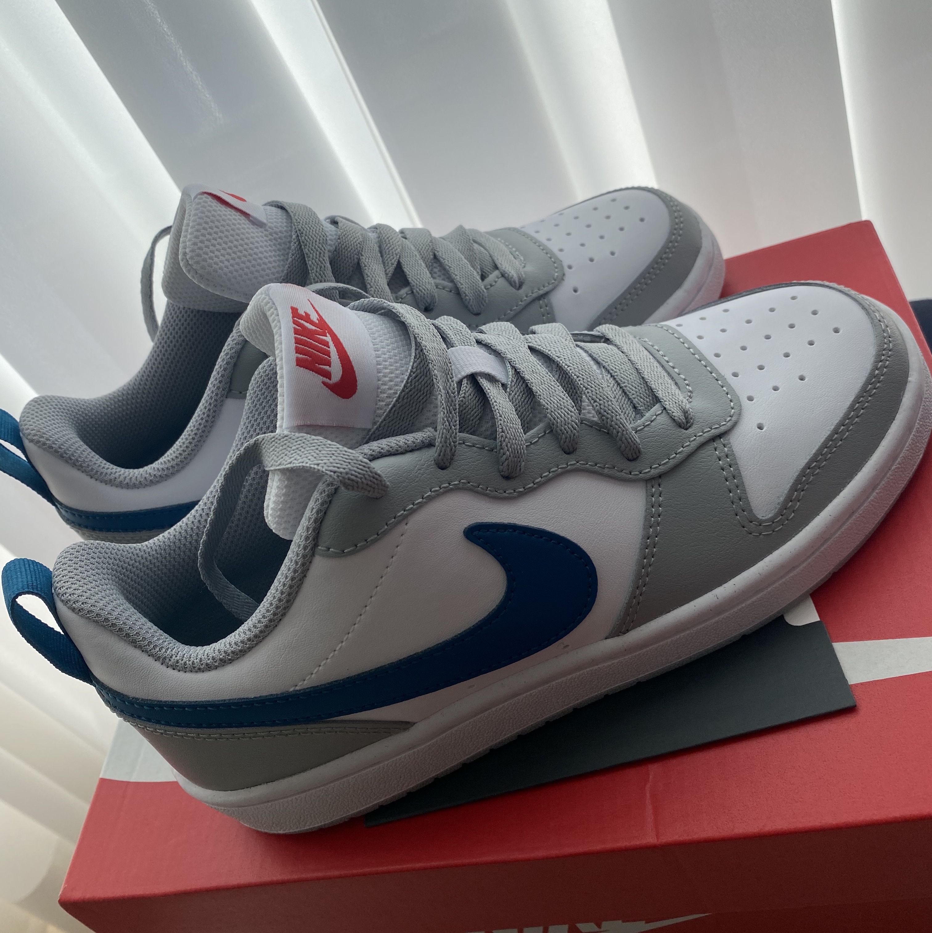 (GS) Nike Court Borough Low 2 Light Smoke Grey 착용 스타일