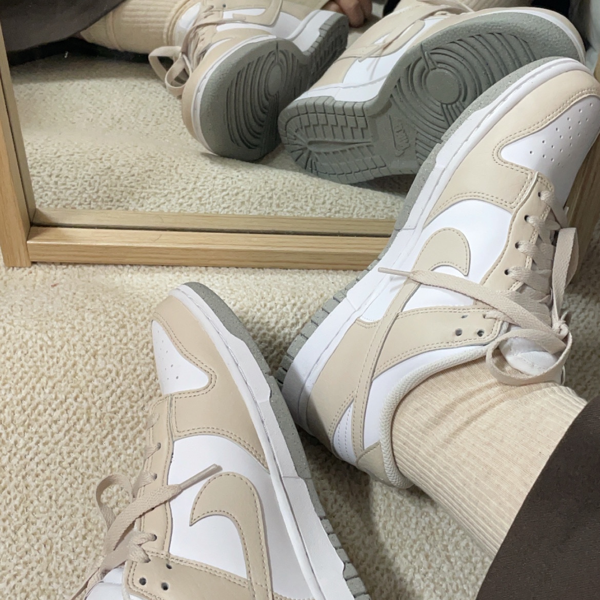 (W) Nike Dunk Low Next Nature Light Orewood Brown 착용 스타일 - 2
