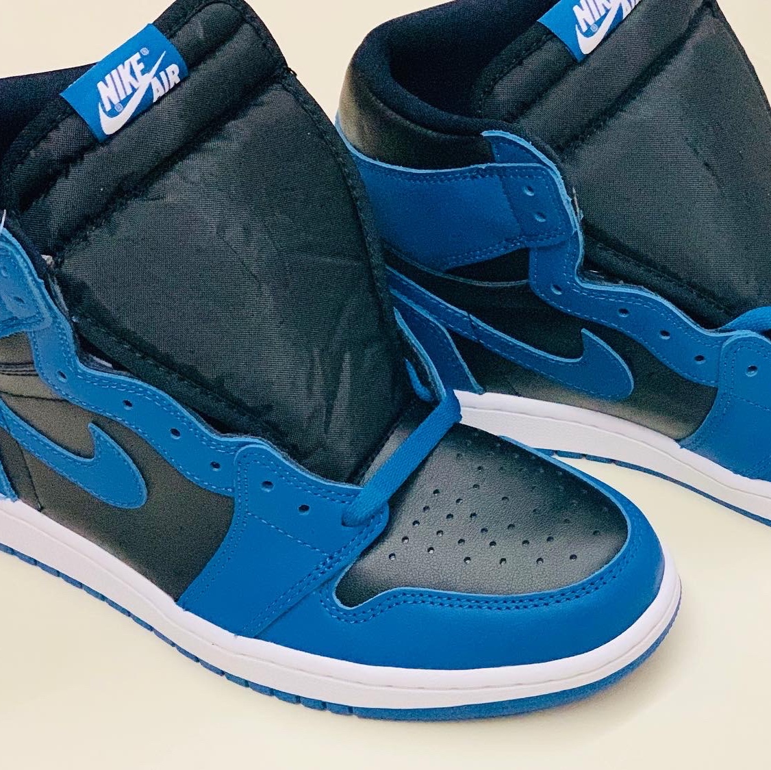 Jordan 1 Retro High OG Dark Marina Blue 착용 스타일 - 4