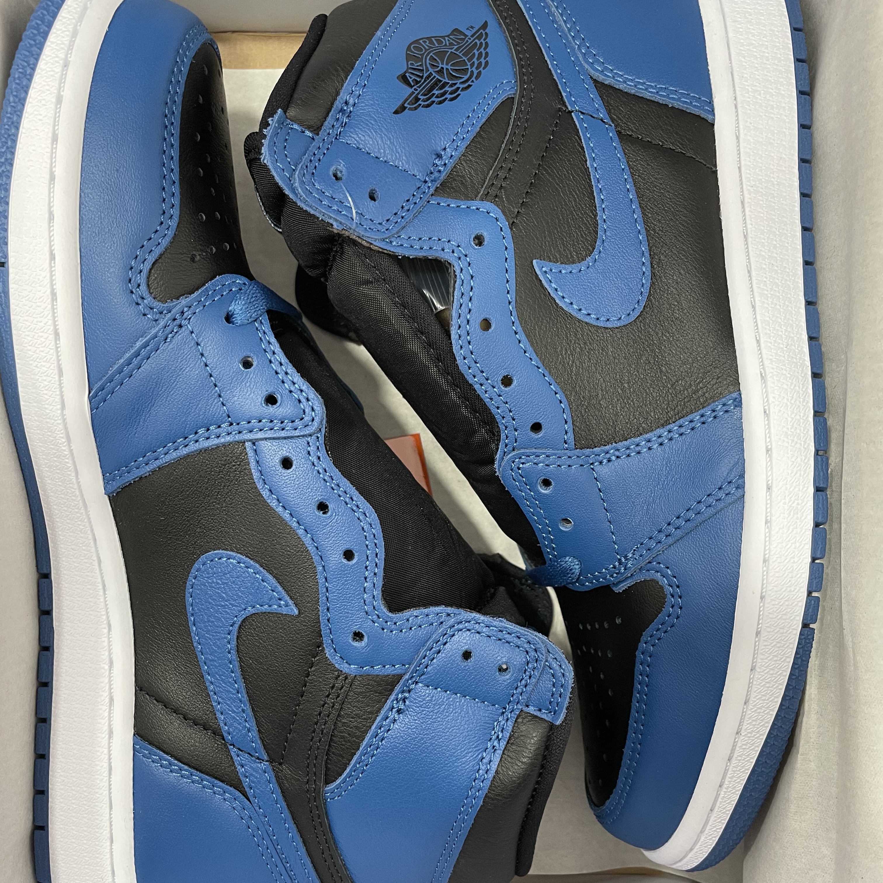 Jordan 1 Retro High OG Dark Marina Blue 착용 스타일