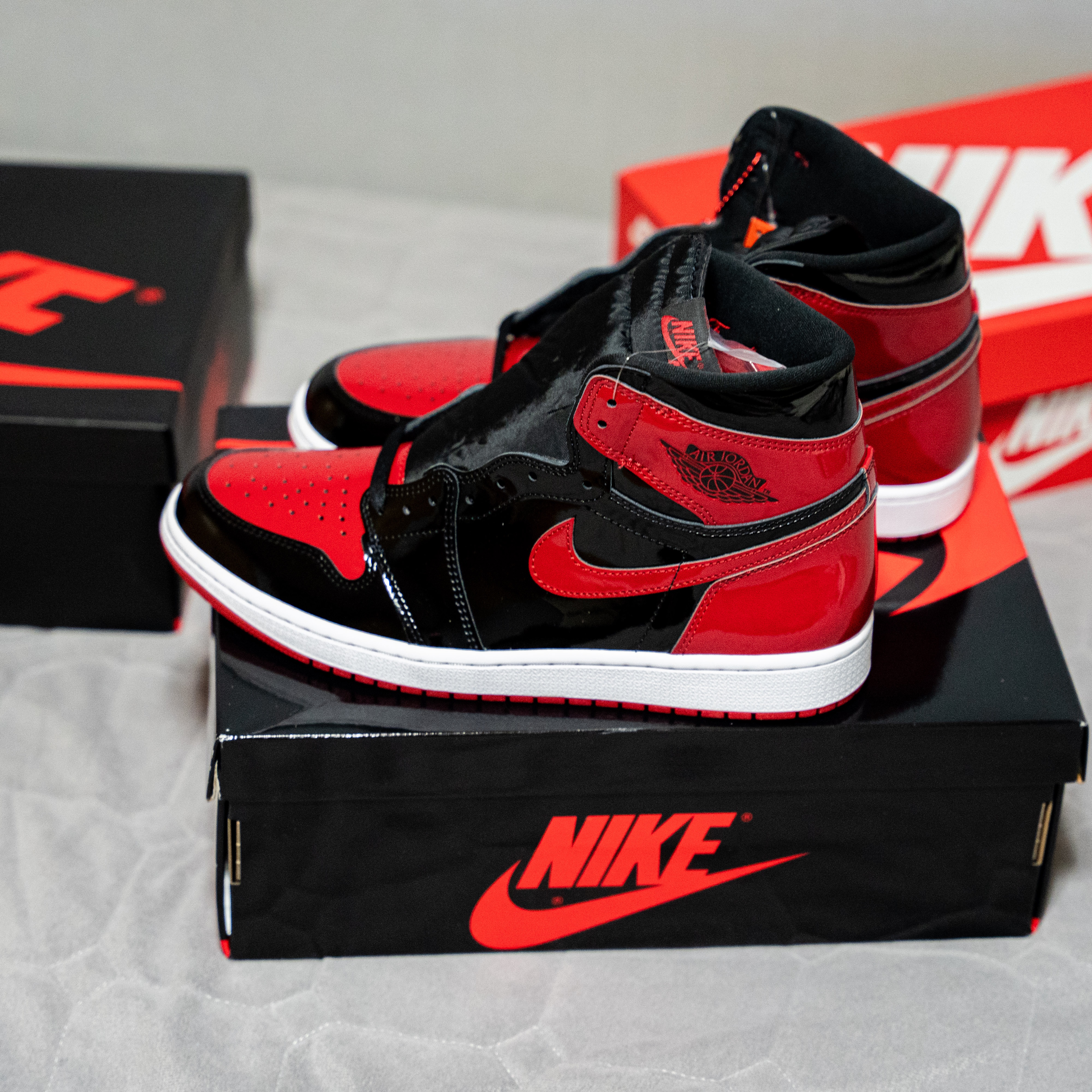 Jordan 1 Retro High OG Patent Bred 착용 스타일 - 1
