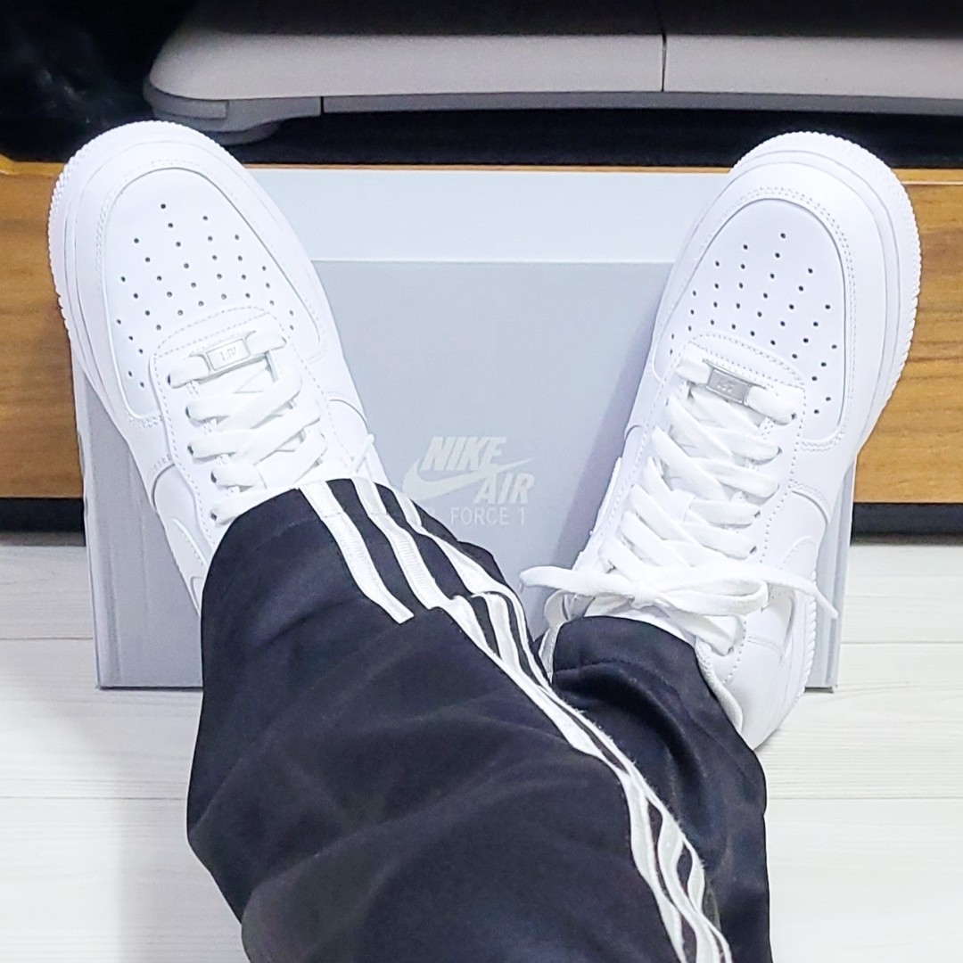 Nike Air Force 1 '07 Low White 착용 스타일 - 2