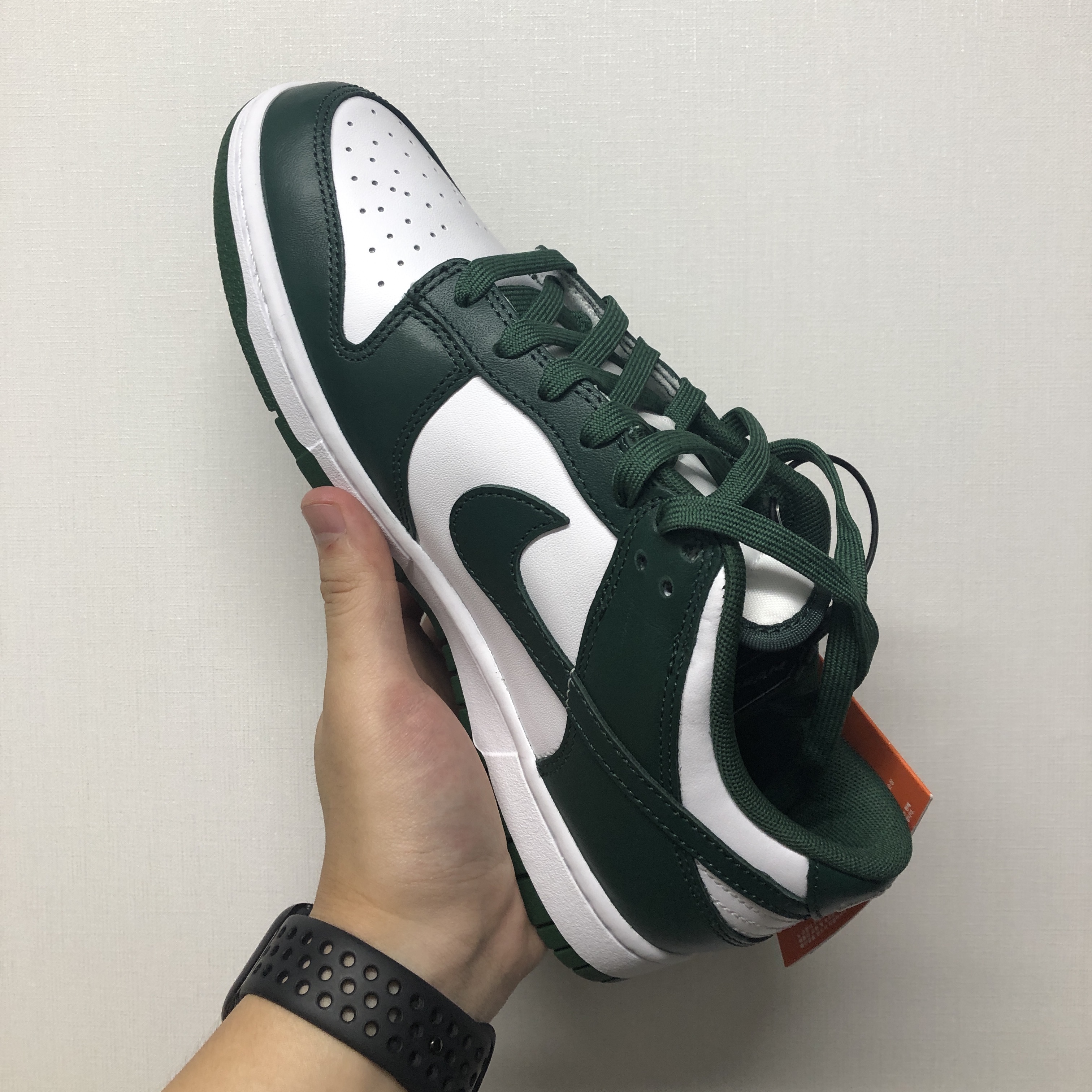 Nike Dunk Low Retro Varsity Green 착용 스타일 - 2