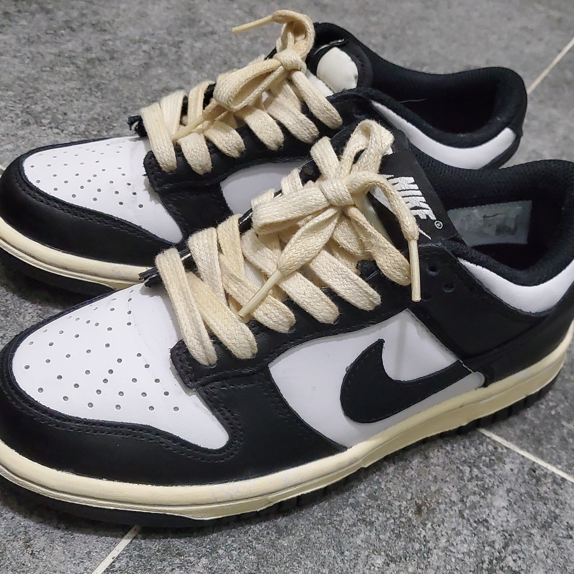 (GS) Nike Dunk Low Black 착용 스타일 - 1