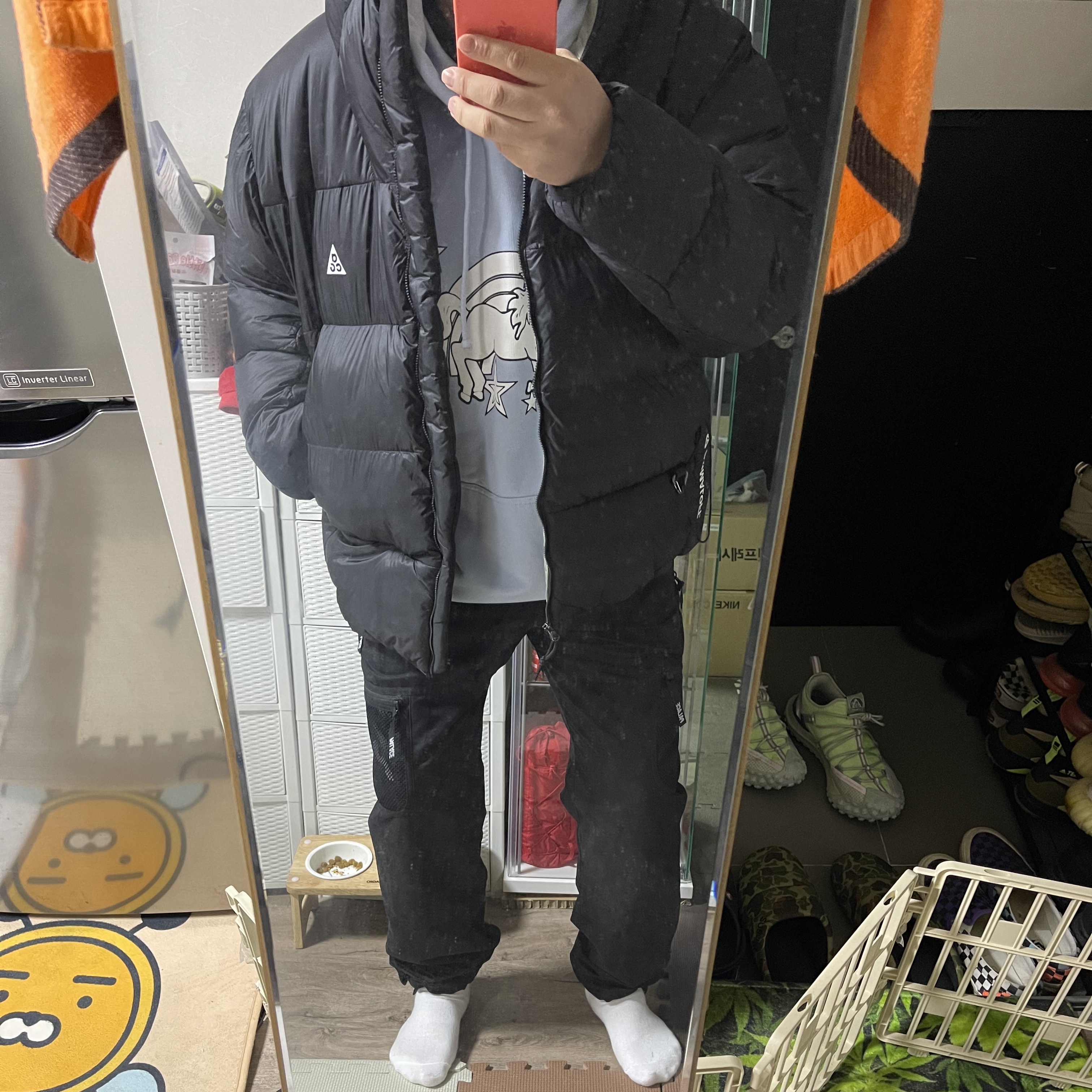 Palace Mesh Pocket Shell Pants Black - 21SS, Nike ACG Therma-Fit ADV Lunar Lake Puffer Jacket Black - US/EU 착용 스타일