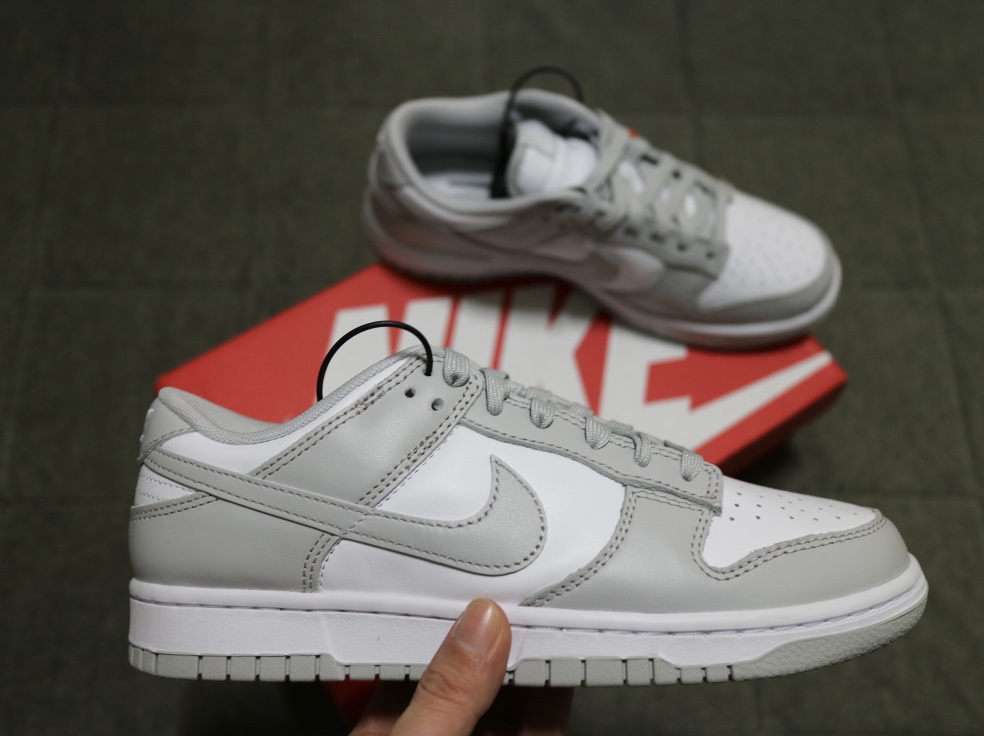 Nike Dunk Low Retro Grey Fog 착용 스타일 - 1