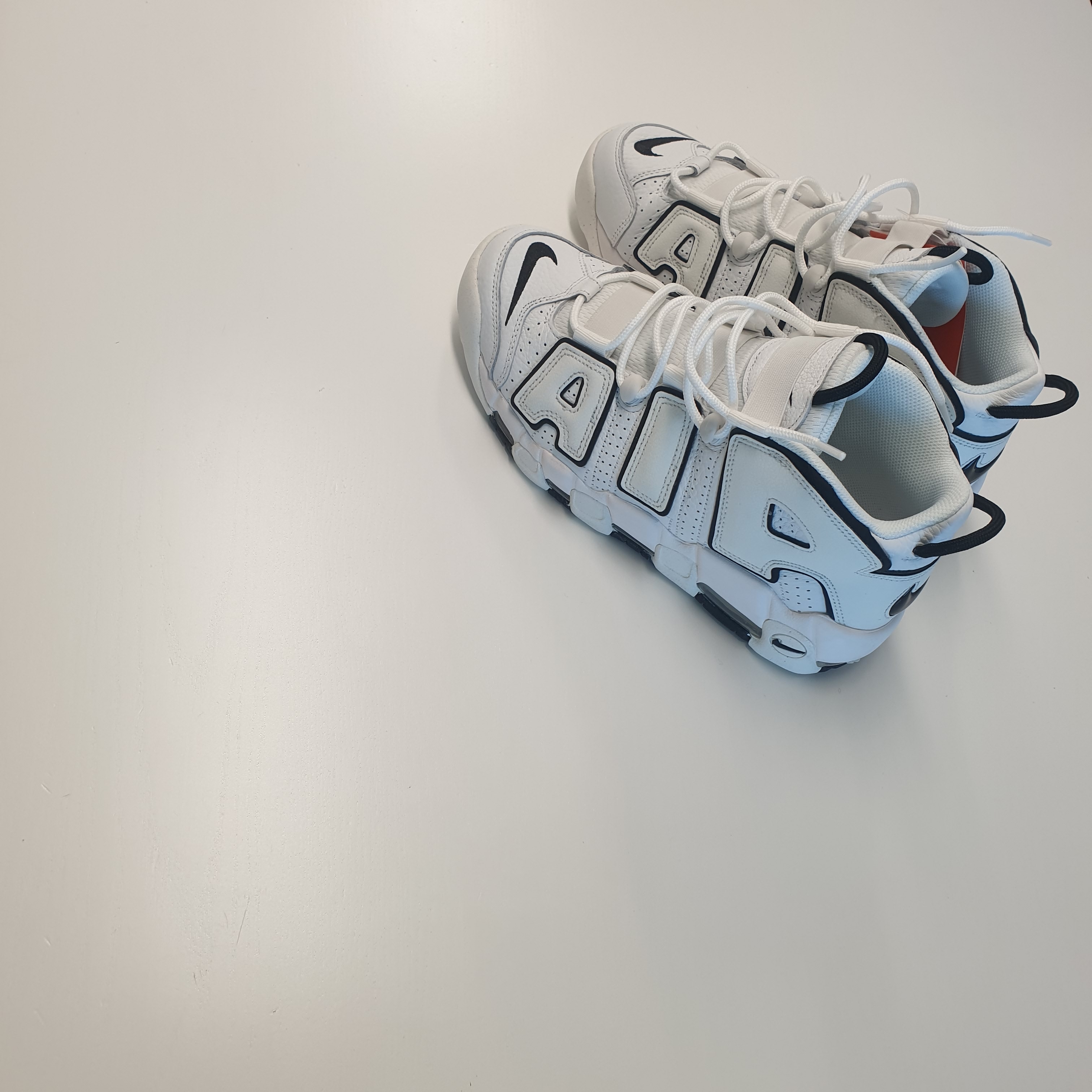 (W) Nike Air More Uptempo Summit White 착용 스타일 - 2