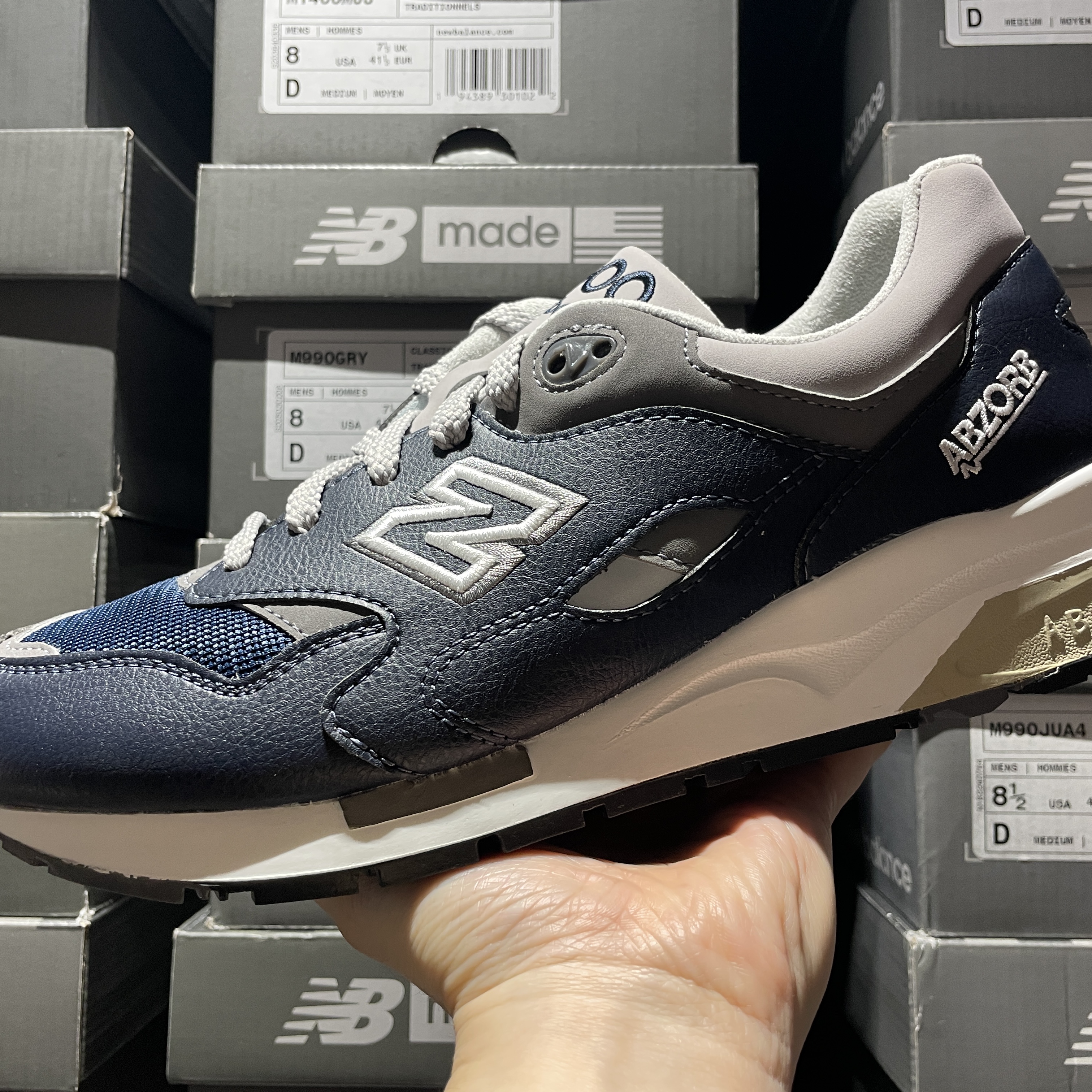 New Balance 1600 Legacy Navy 착용 스타일
