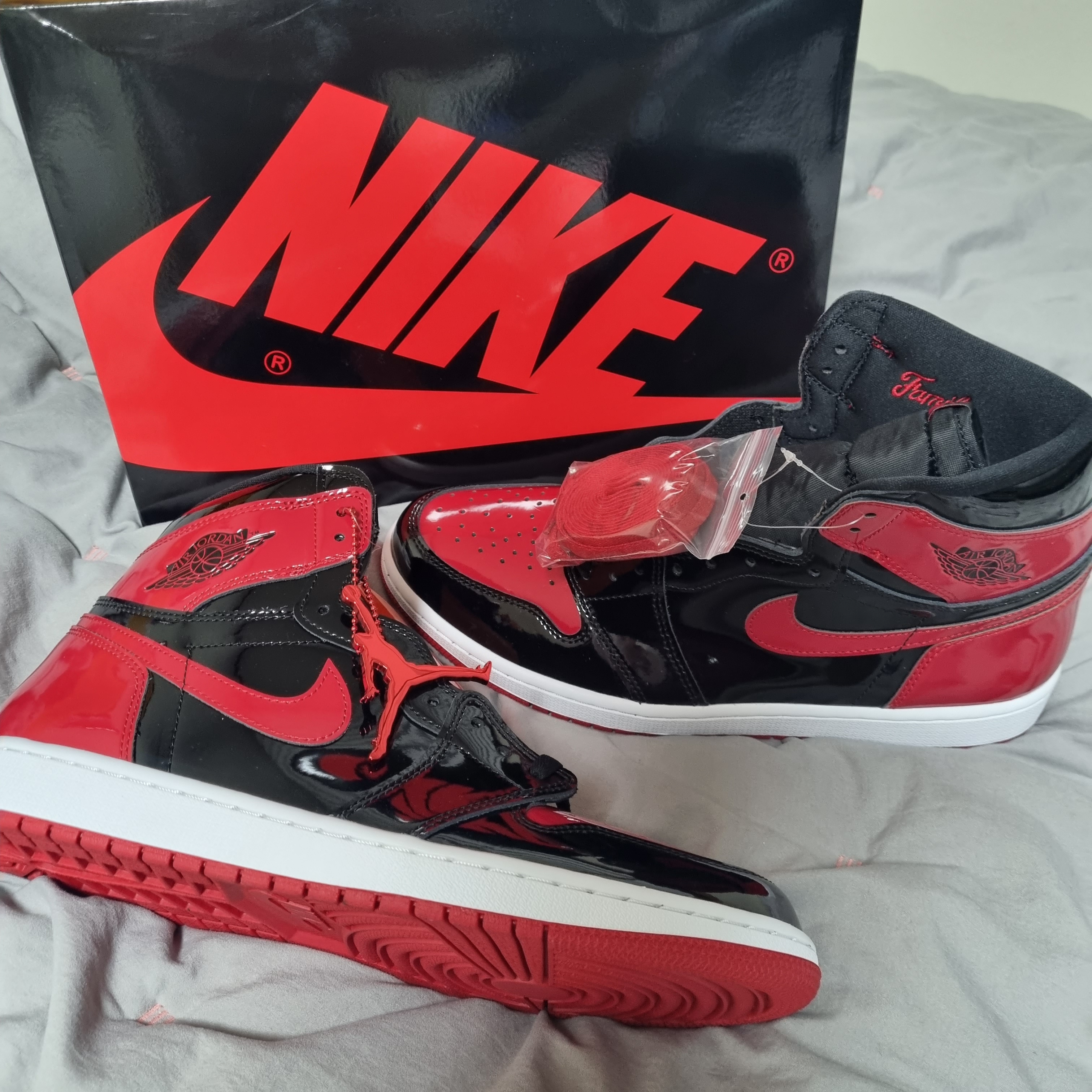 Jordan 1 Retro High OG Patent Bred 착용 스타일
