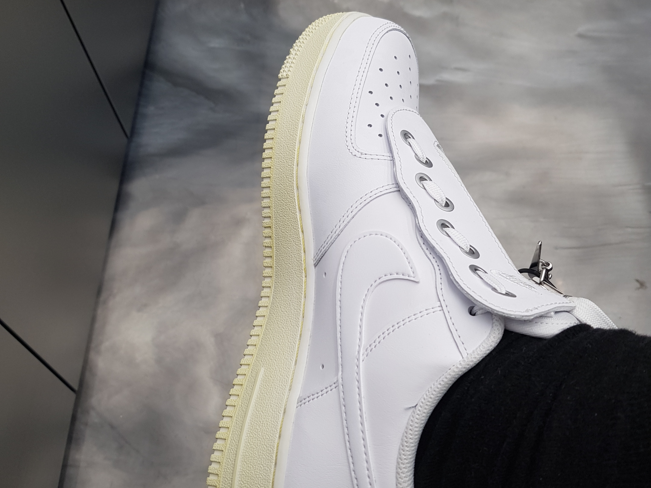 Nike Air Force 1 Low Shroud White 착용 스타일 - 4