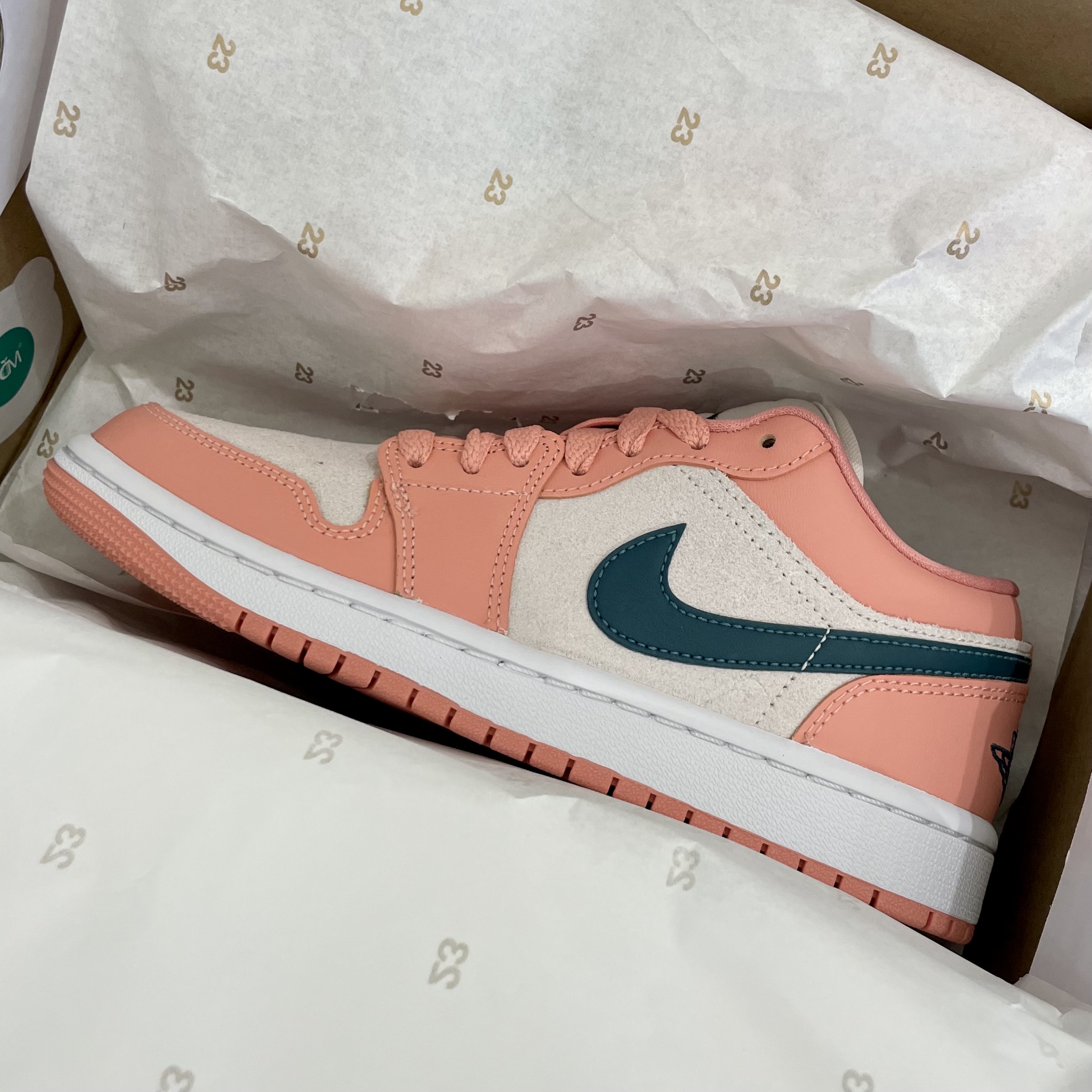 (W) Jordan 1 Low Light Madder Root 착용 스타일
