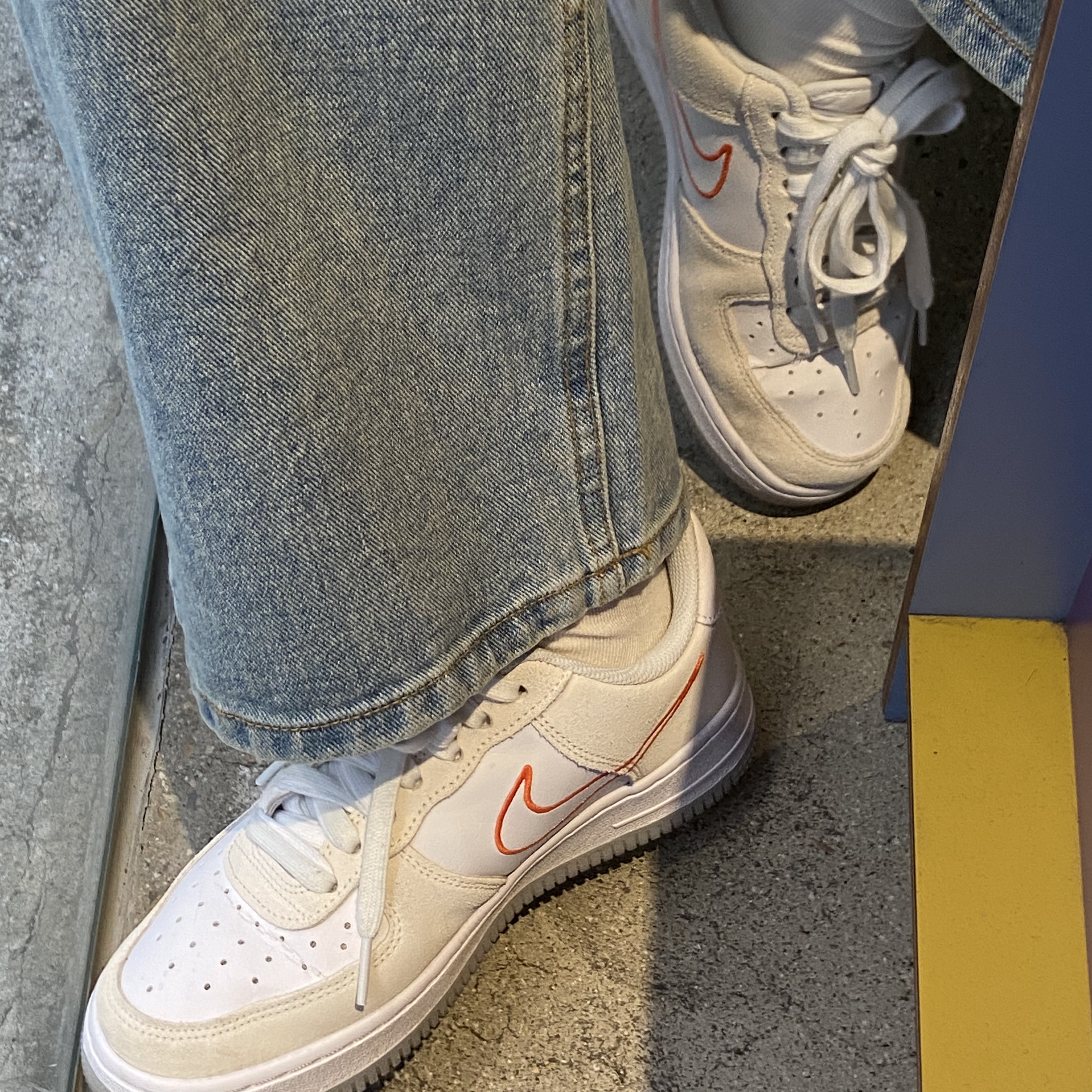 (W) Nike Air Force 1 '07 SE First Use Orange Sail 착용 스타일 - 4
