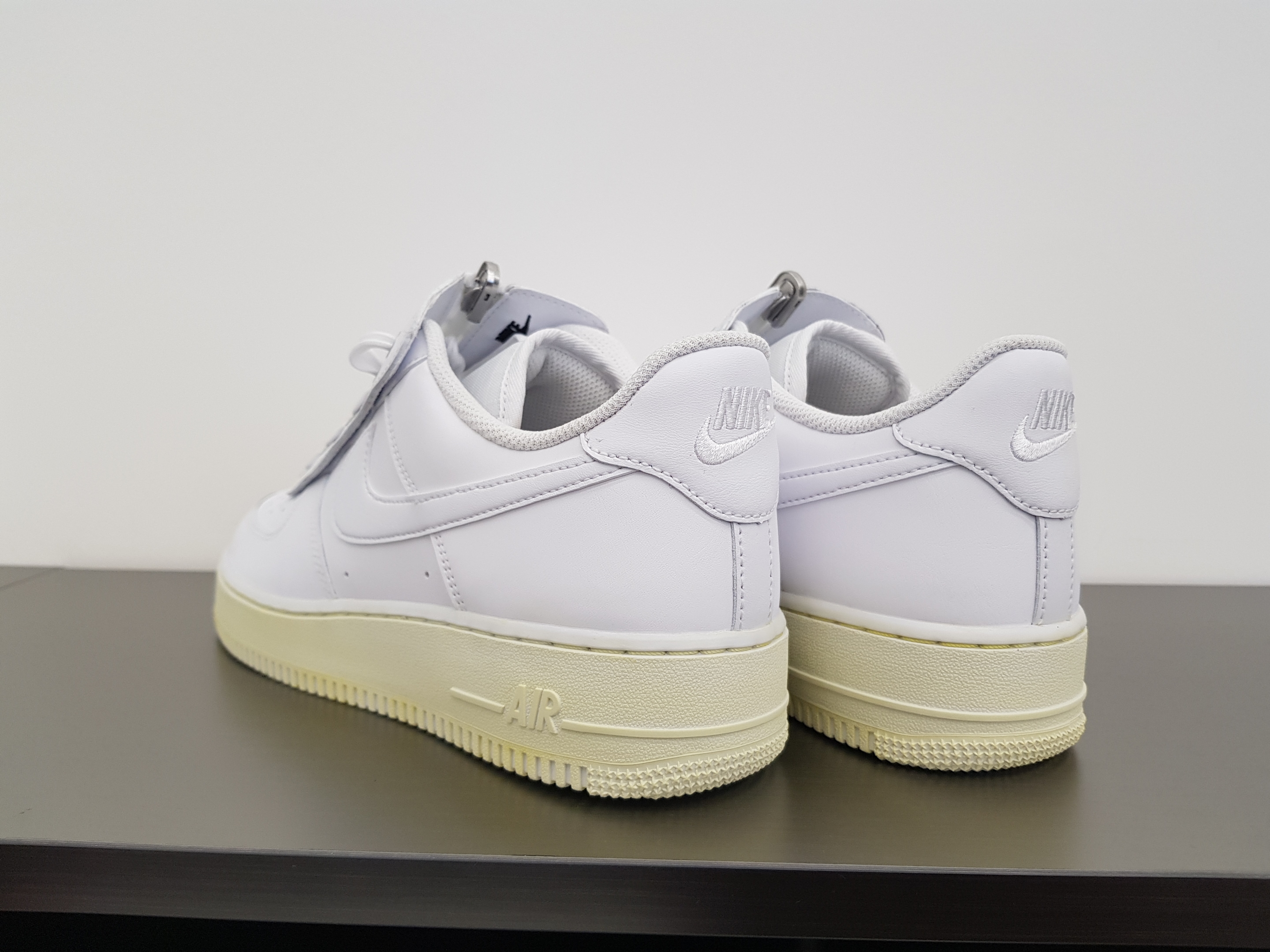Nike Air Force 1 Low Shroud White 착용 스타일 - 3