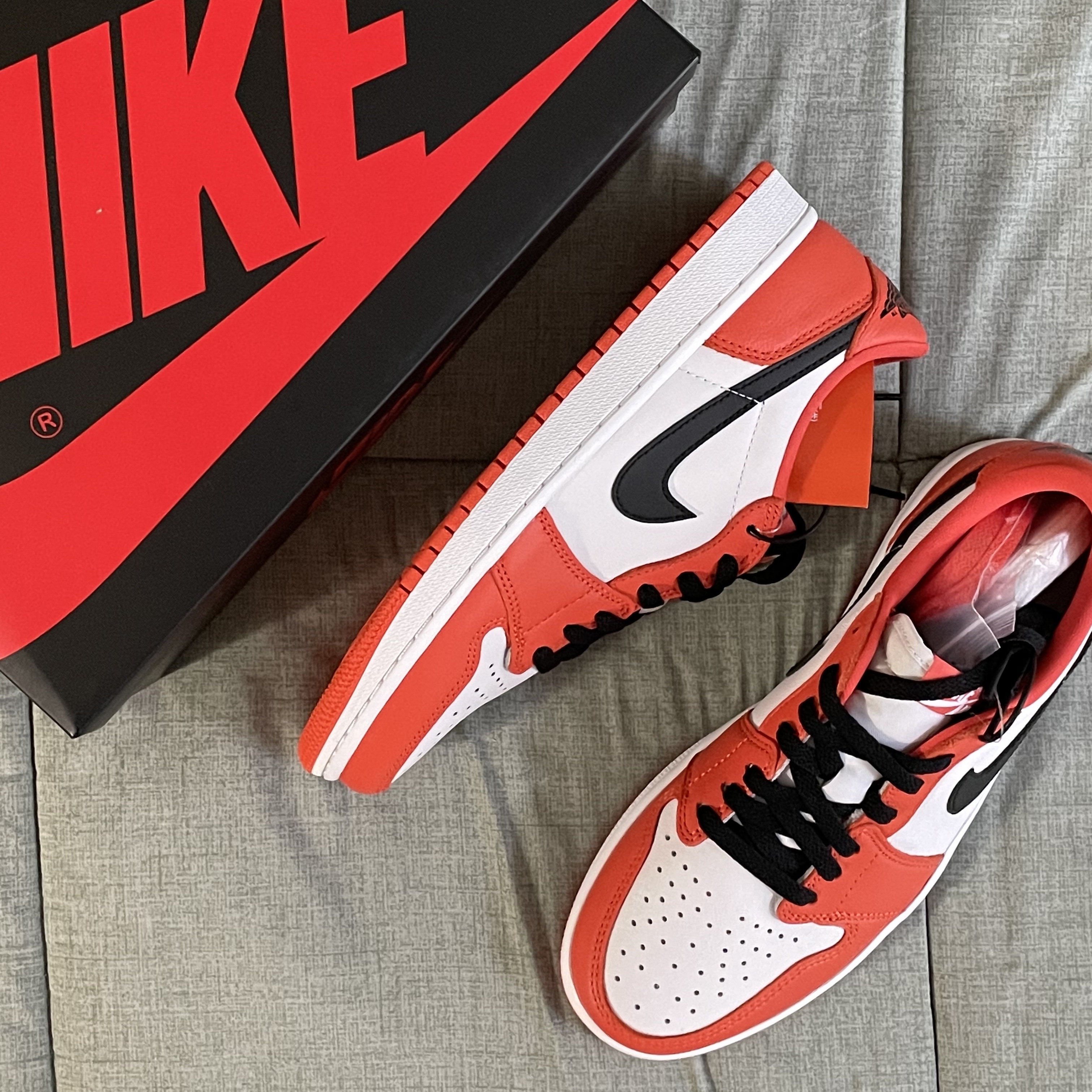 Jordan 1 Low OG Starfish 착용 스타일