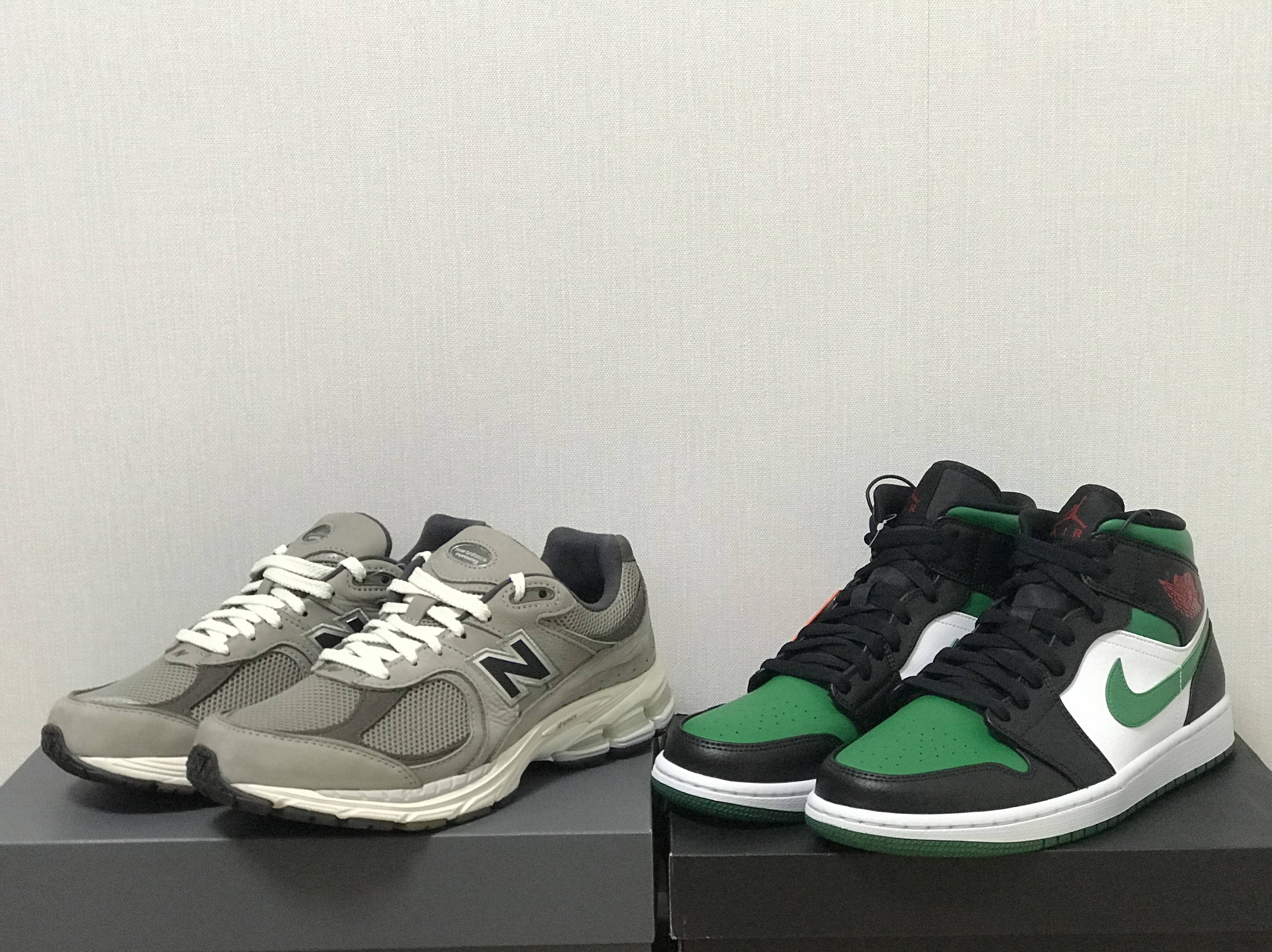 Jordan 1 Mid Green Toe, New Balance 2002 Warm Alpaca 착용 스타일