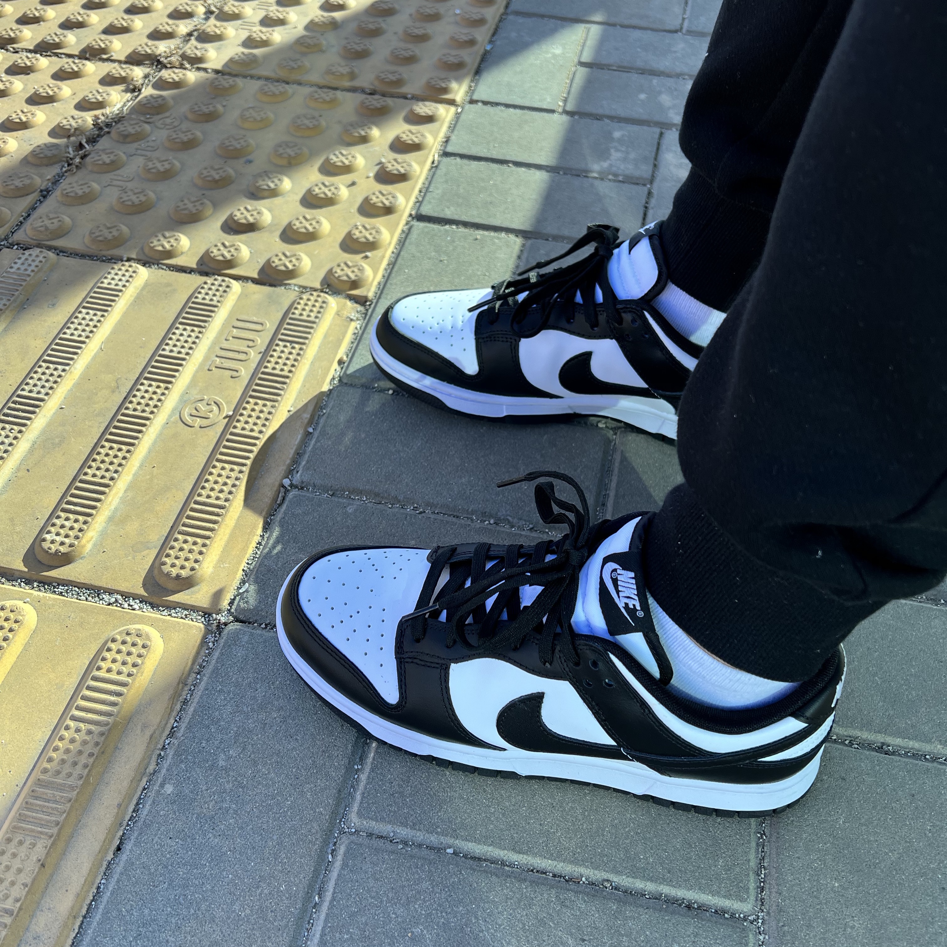 Nike Dunk Low Retro Black 착용 스타일