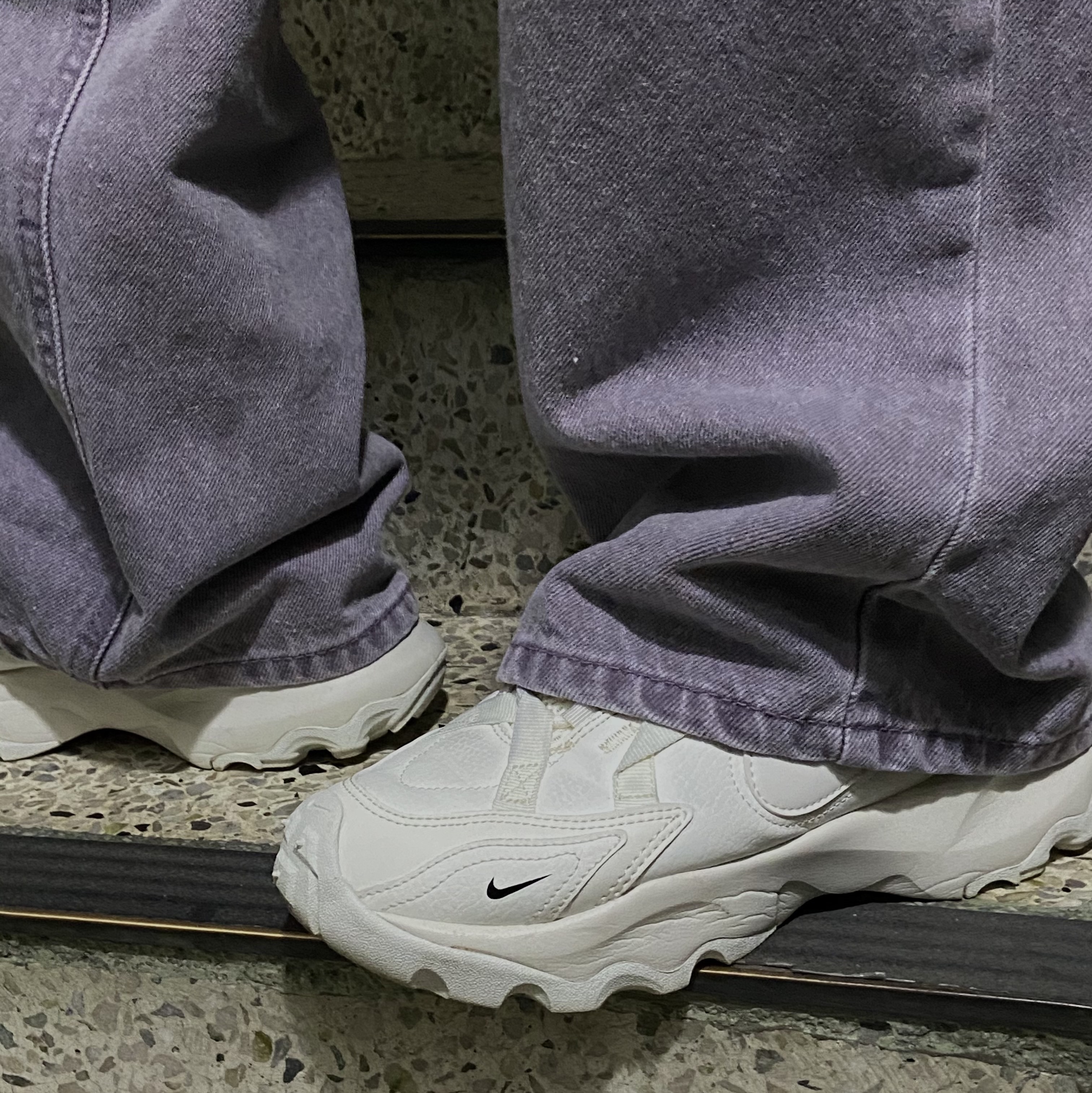 (W) Nike TC 7900 Summit White 착용 스타일 - 1