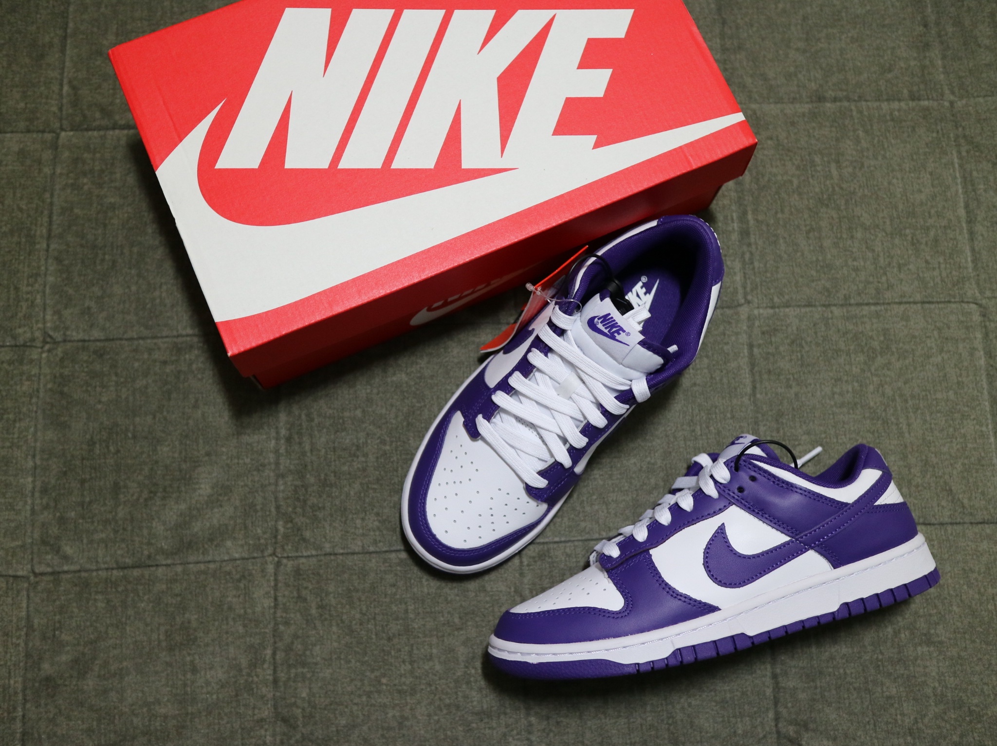 Nike Dunk Low Retro Championship Court Purple 착용 스타일 - 5