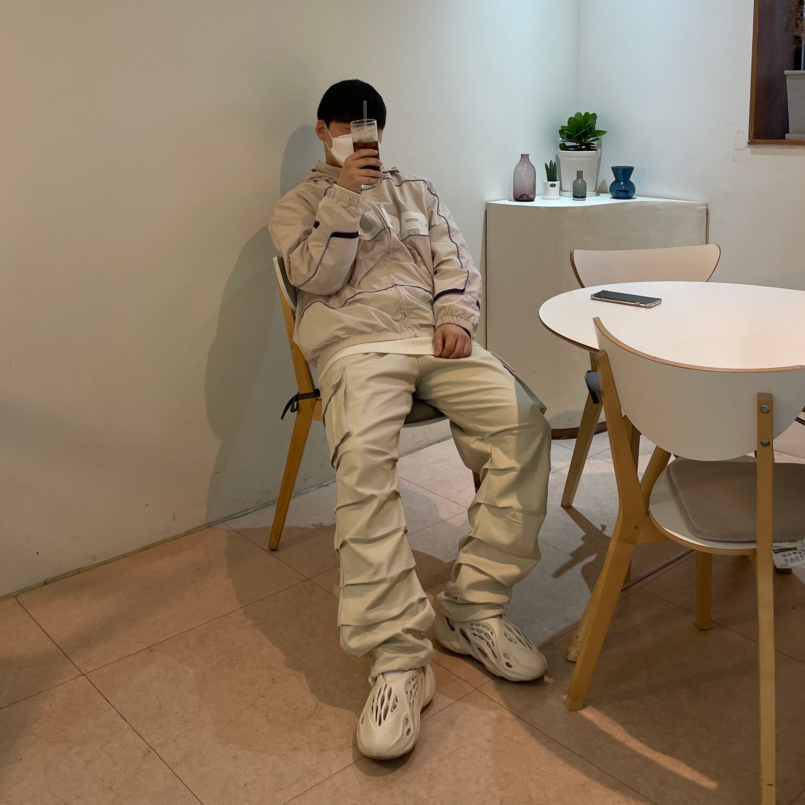 Adidas Yeezy Foam RNNR Sand, Supreme S Paneled Track Jacket Dusty Pink - 21FW 착용 스타일