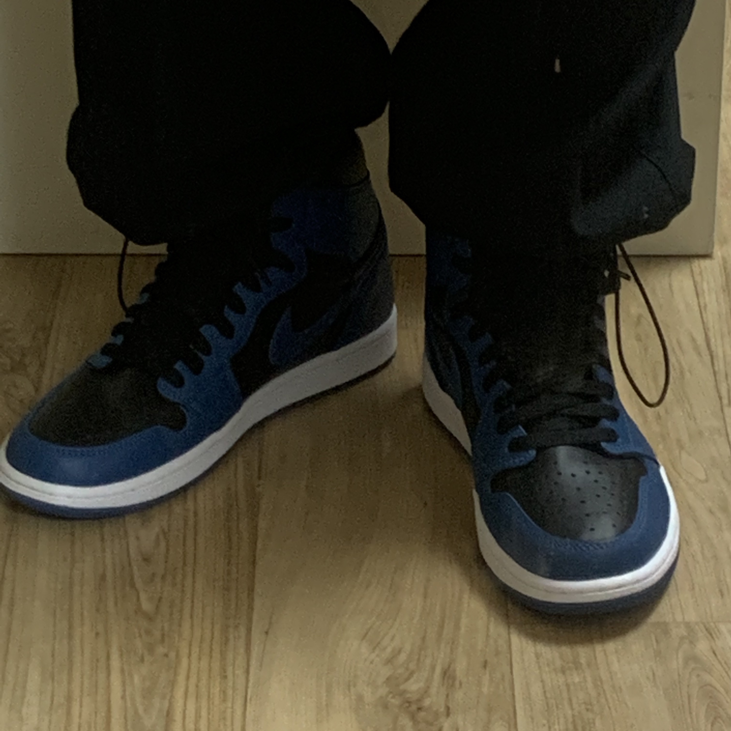 Jordan 1 Retro High OG Dark Marina Blue 착용 스타일 - 3